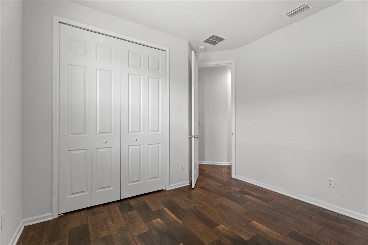 Image 19 of 43 For 212 Meadow Crossing Dr