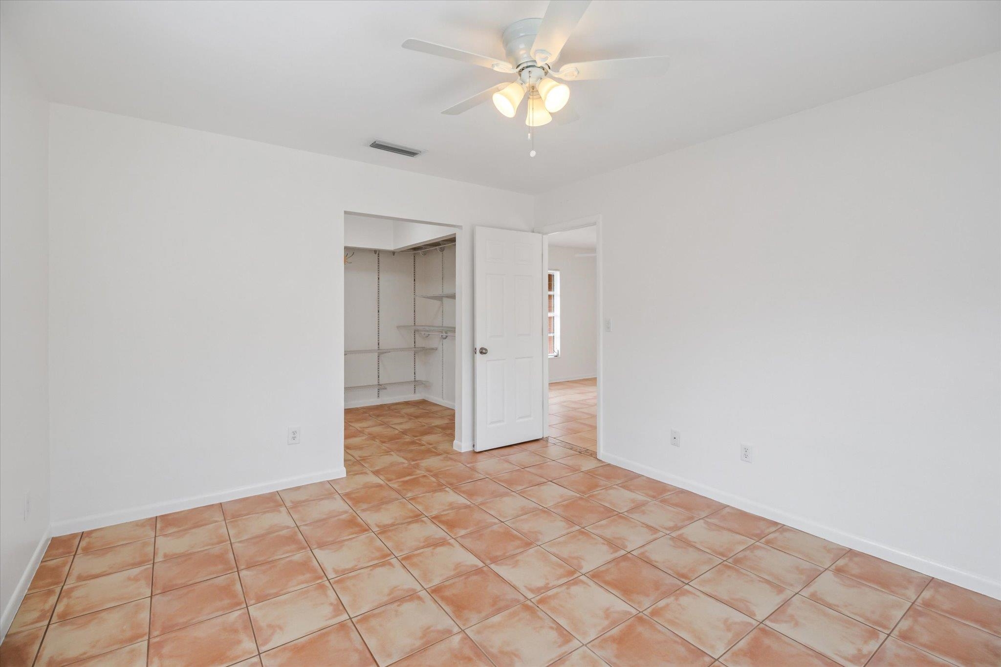 Image 21 of 50 For 1016 Dorado Dr