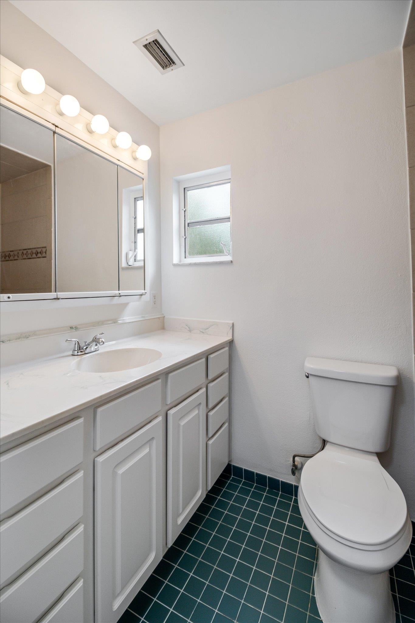 Image 23 of 50 For 1016 Dorado Dr