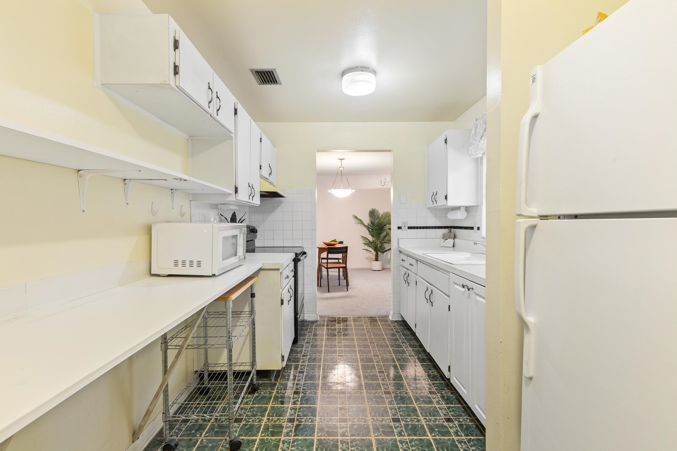 Image 10 of 32 For 992 Dorado Dr