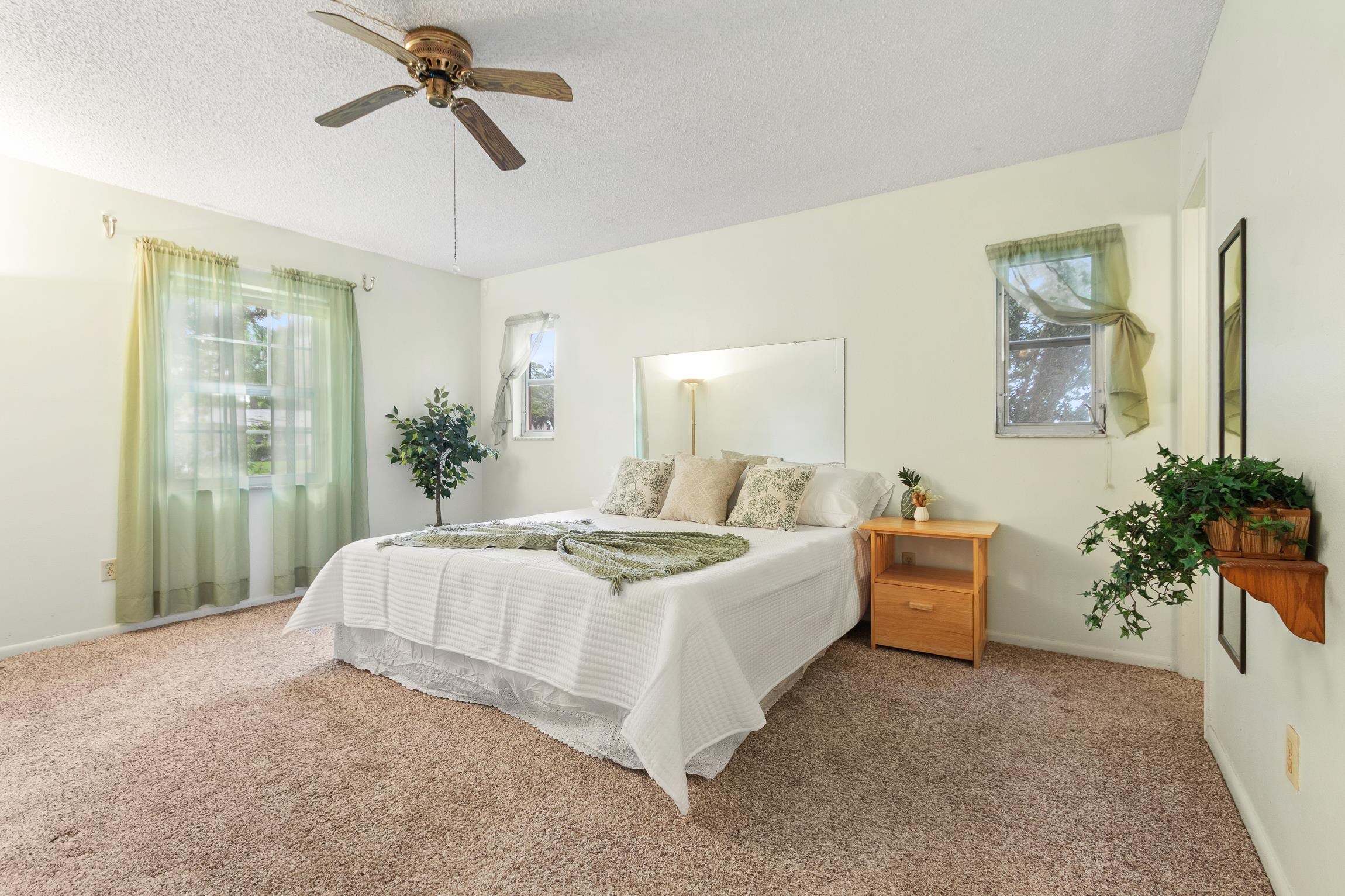 Image 11 of 32 For 992 Dorado Dr