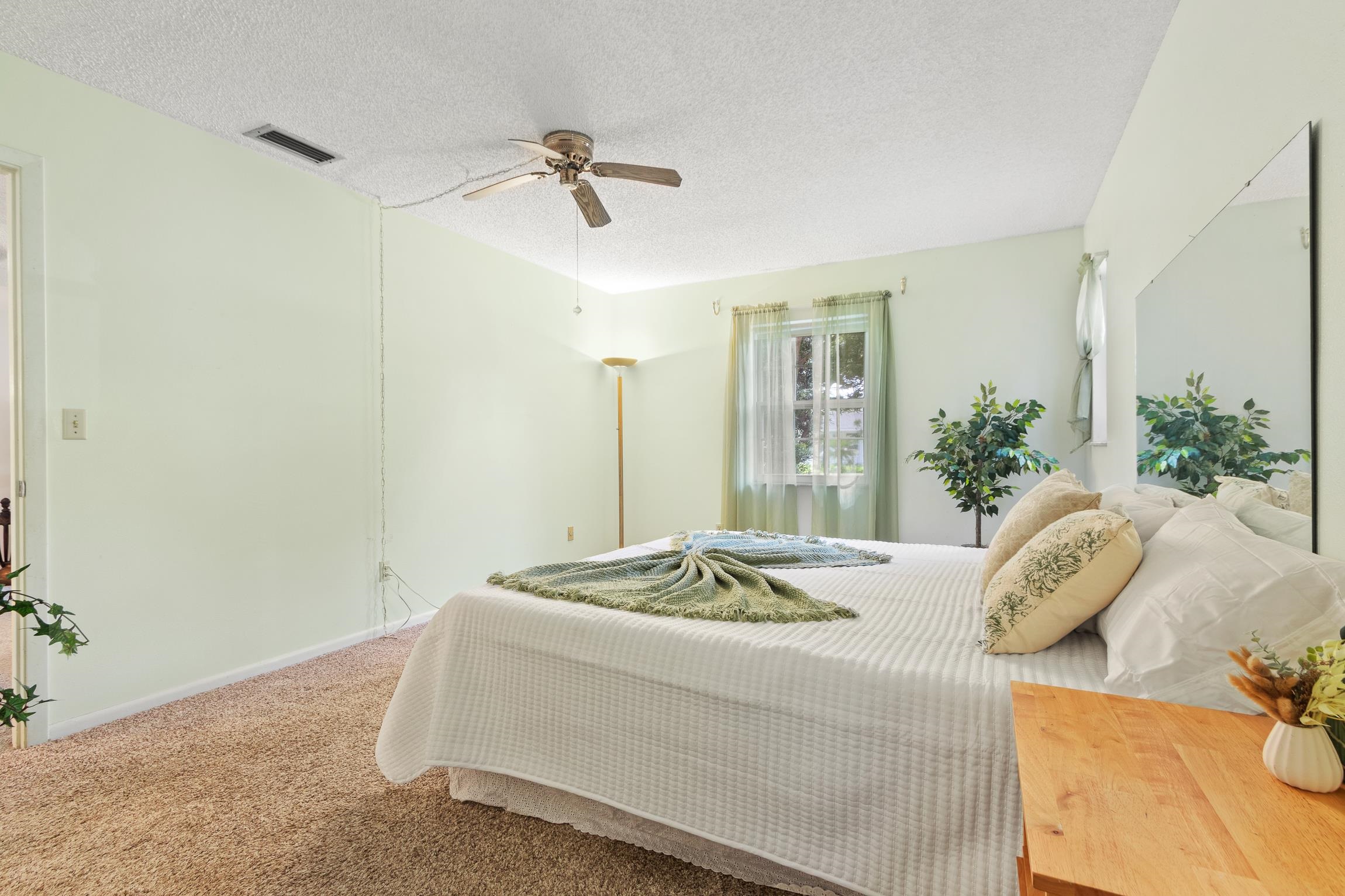 Image 13 of 32 For 992 Dorado Dr