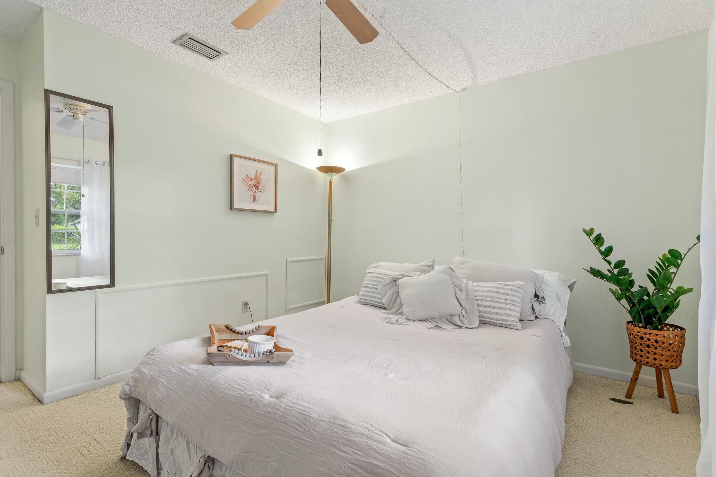 Image 17 of 32 For 992 Dorado Dr