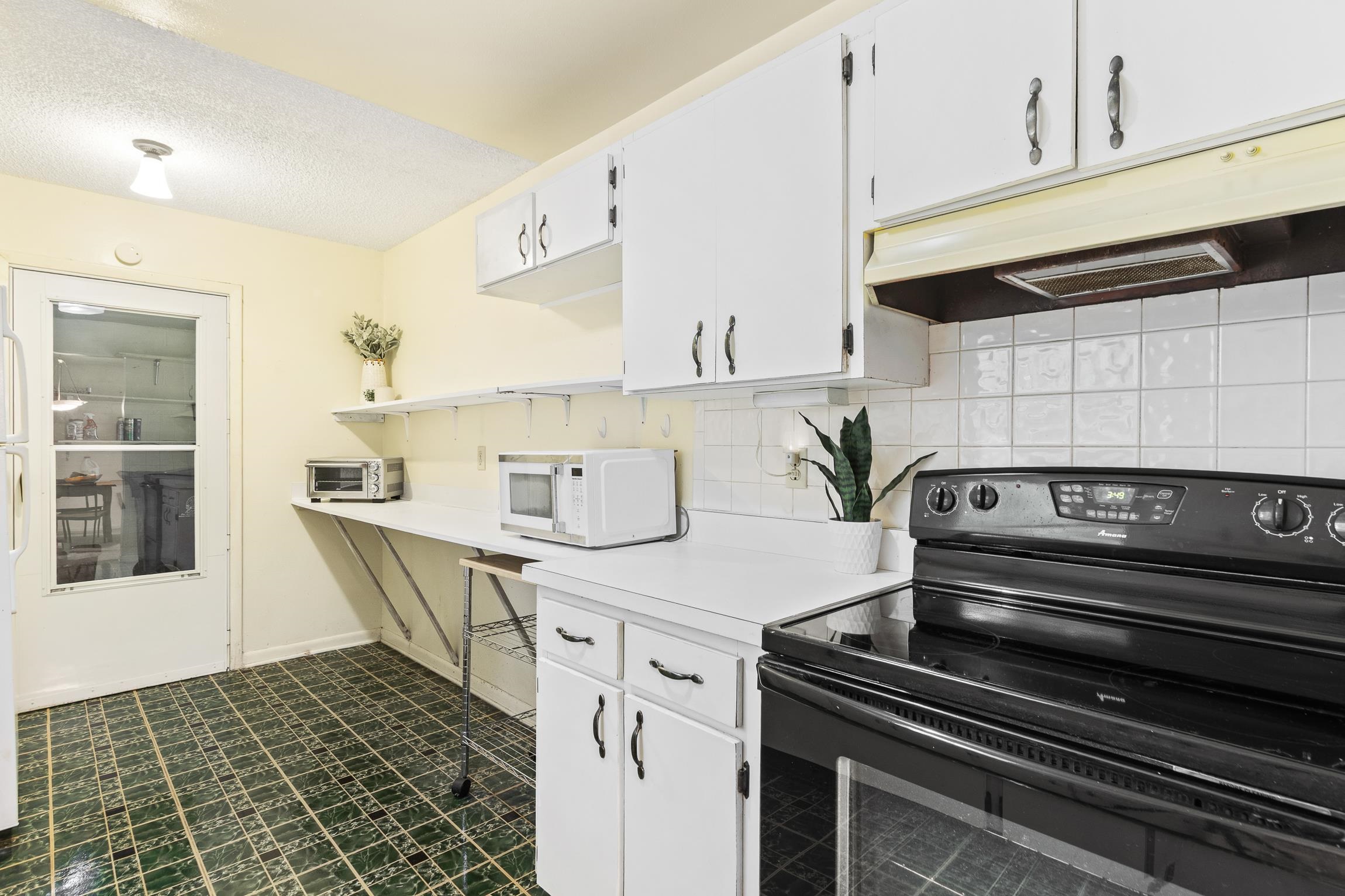 Image 7 of 32 For 992 Dorado Dr