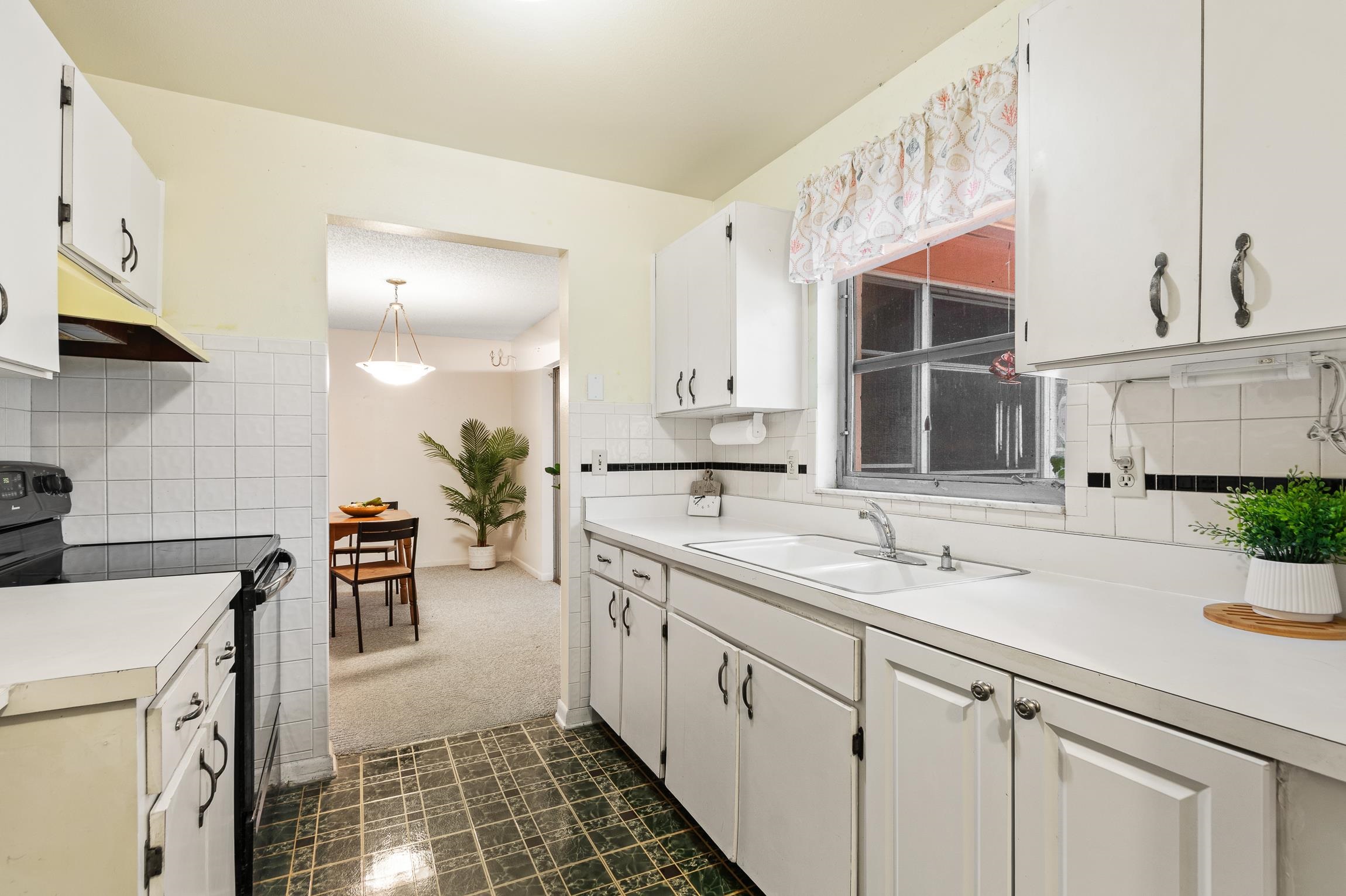 Image 8 of 32 For 992 Dorado Dr