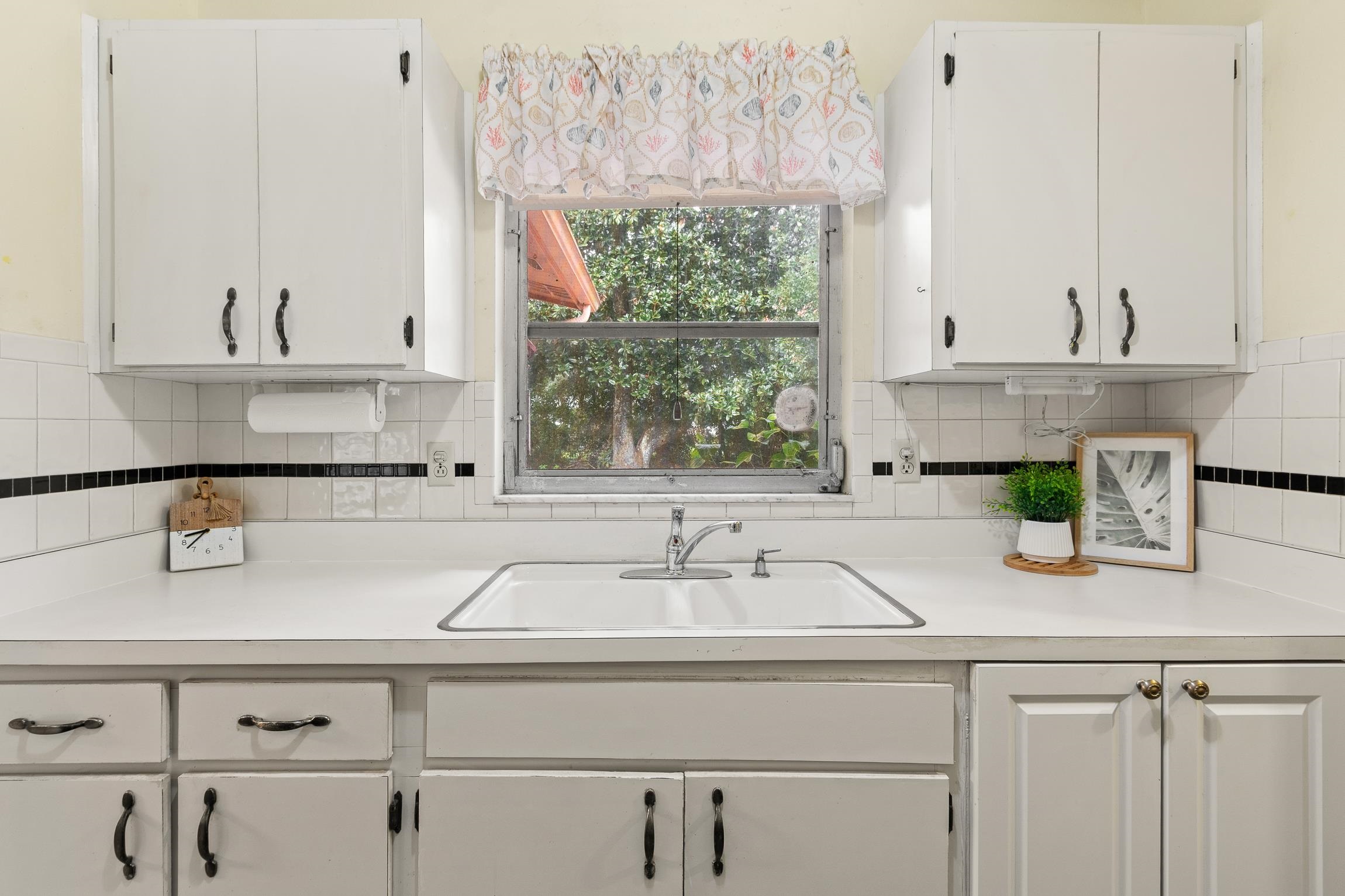 Image 9 of 32 For 992 Dorado Dr