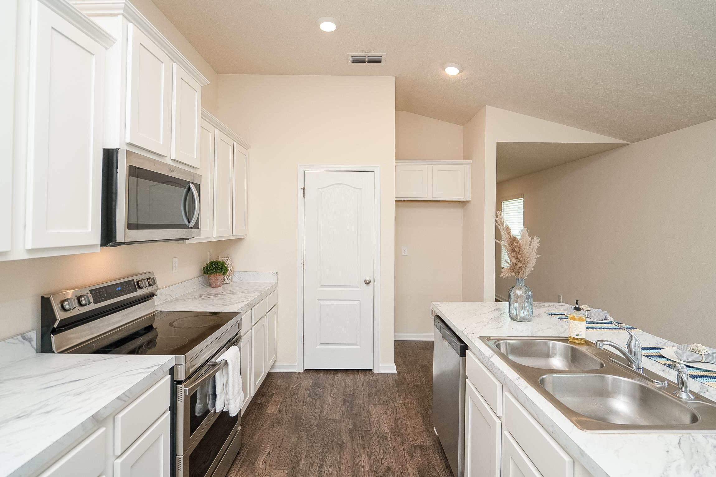 Image 26 of 77 For 2730 Oak Stream Dr