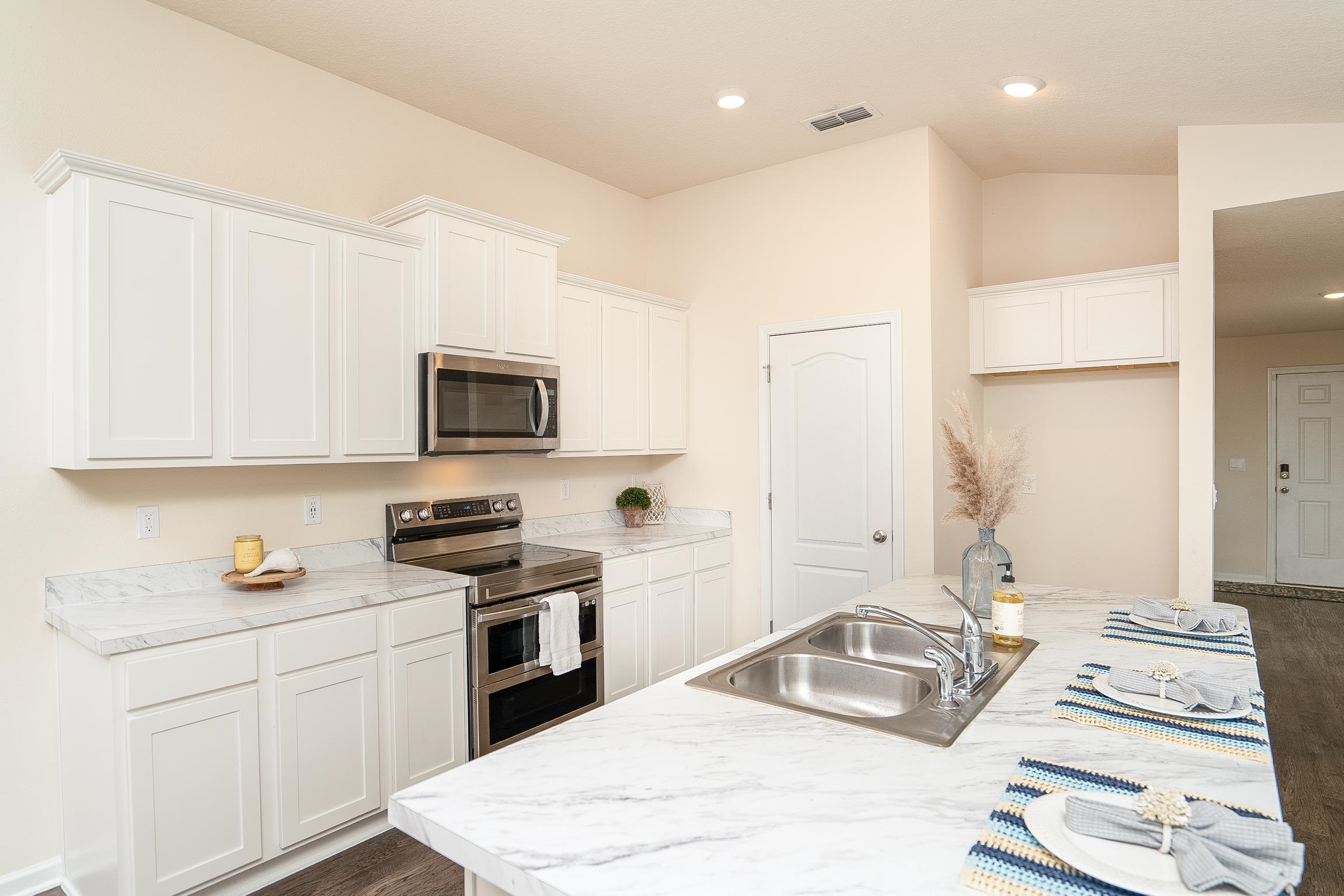 Image 28 of 77 For 2730 Oak Stream Dr