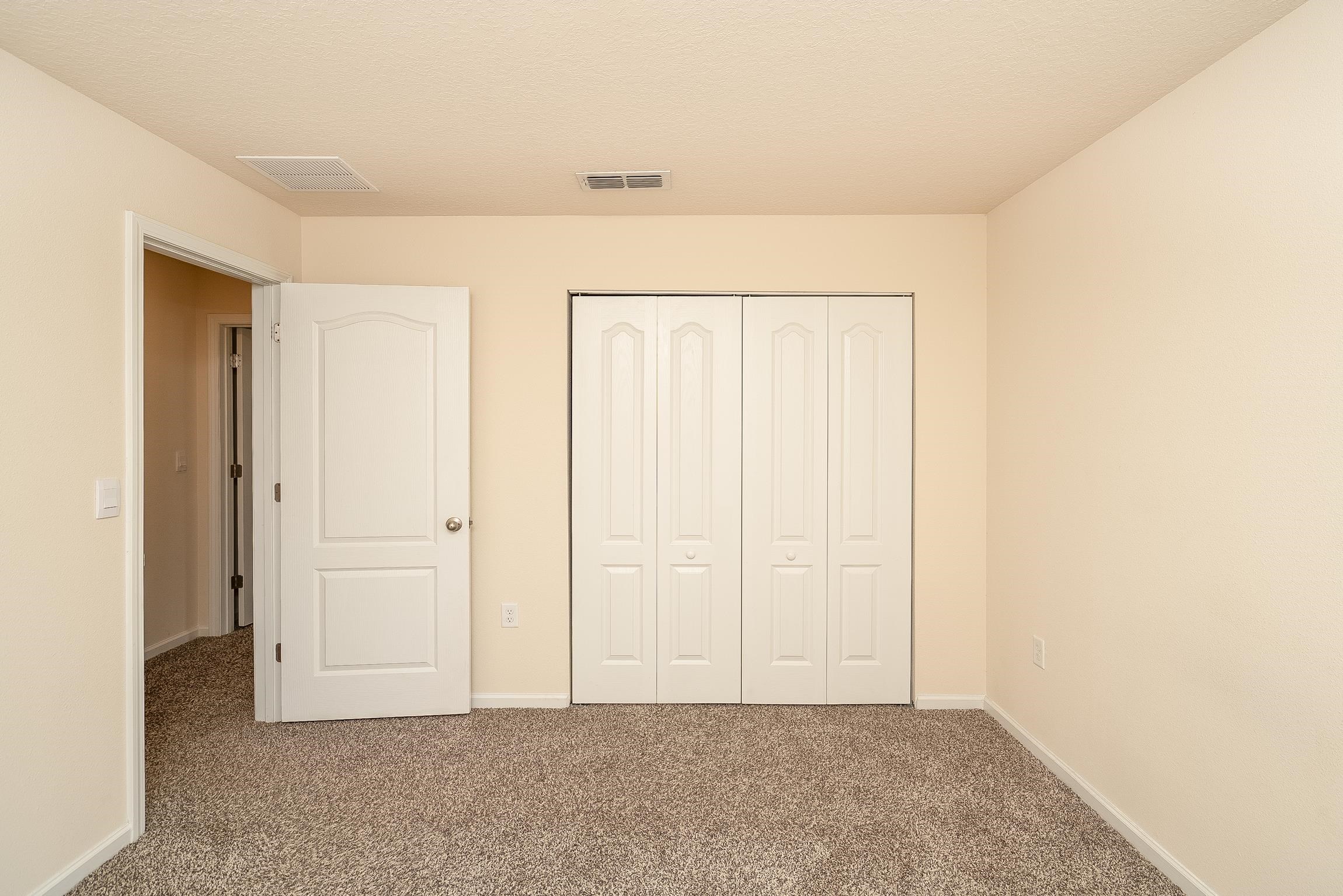 Image 40 of 77 For 2730 Oak Stream Dr