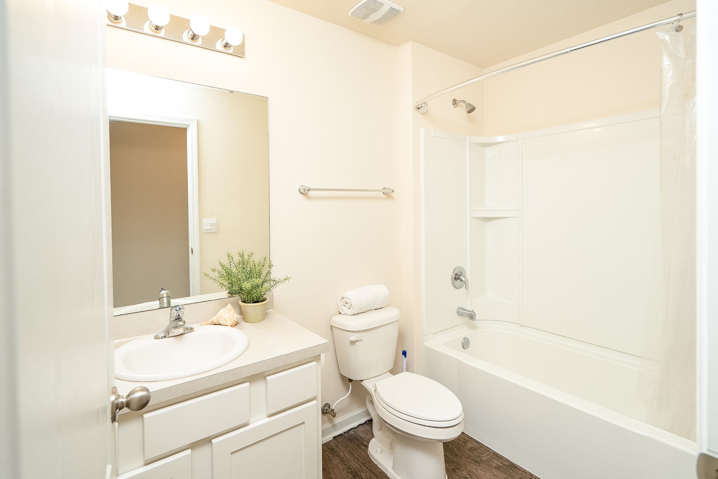 Image 41 of 77 For 2730 Oak Stream Dr