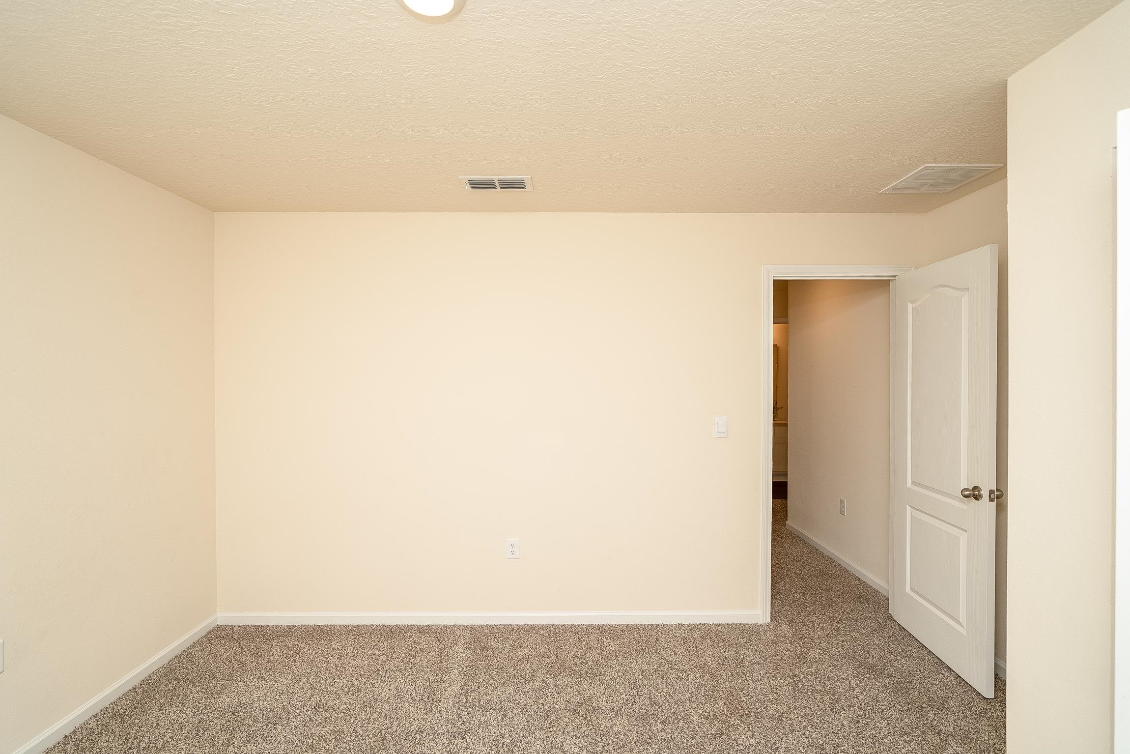 Image 42 of 77 For 2730 Oak Stream Dr