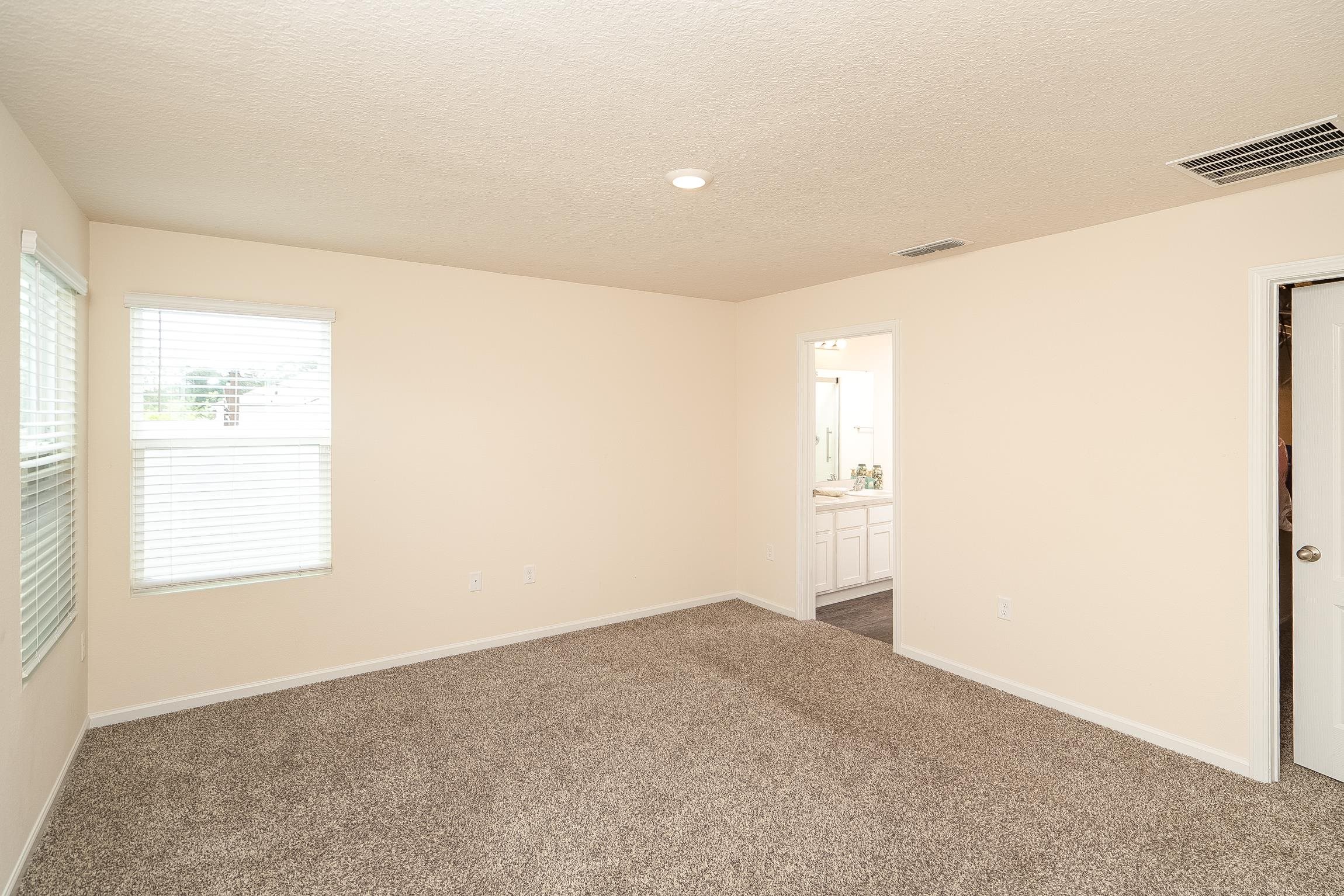 Image 43 of 77 For 2730 Oak Stream Dr