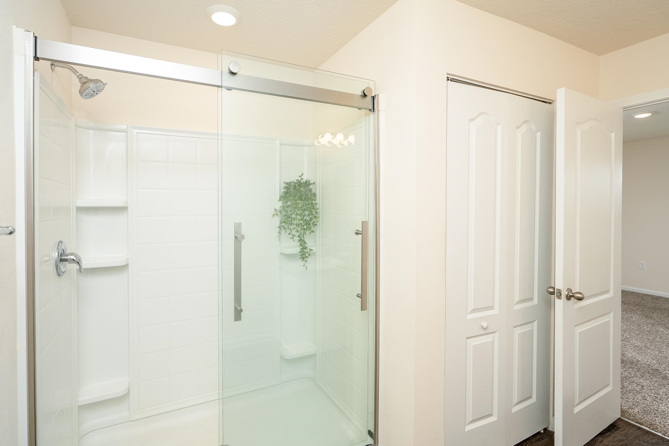 Image 47 of 77 For 2730 Oak Stream Dr