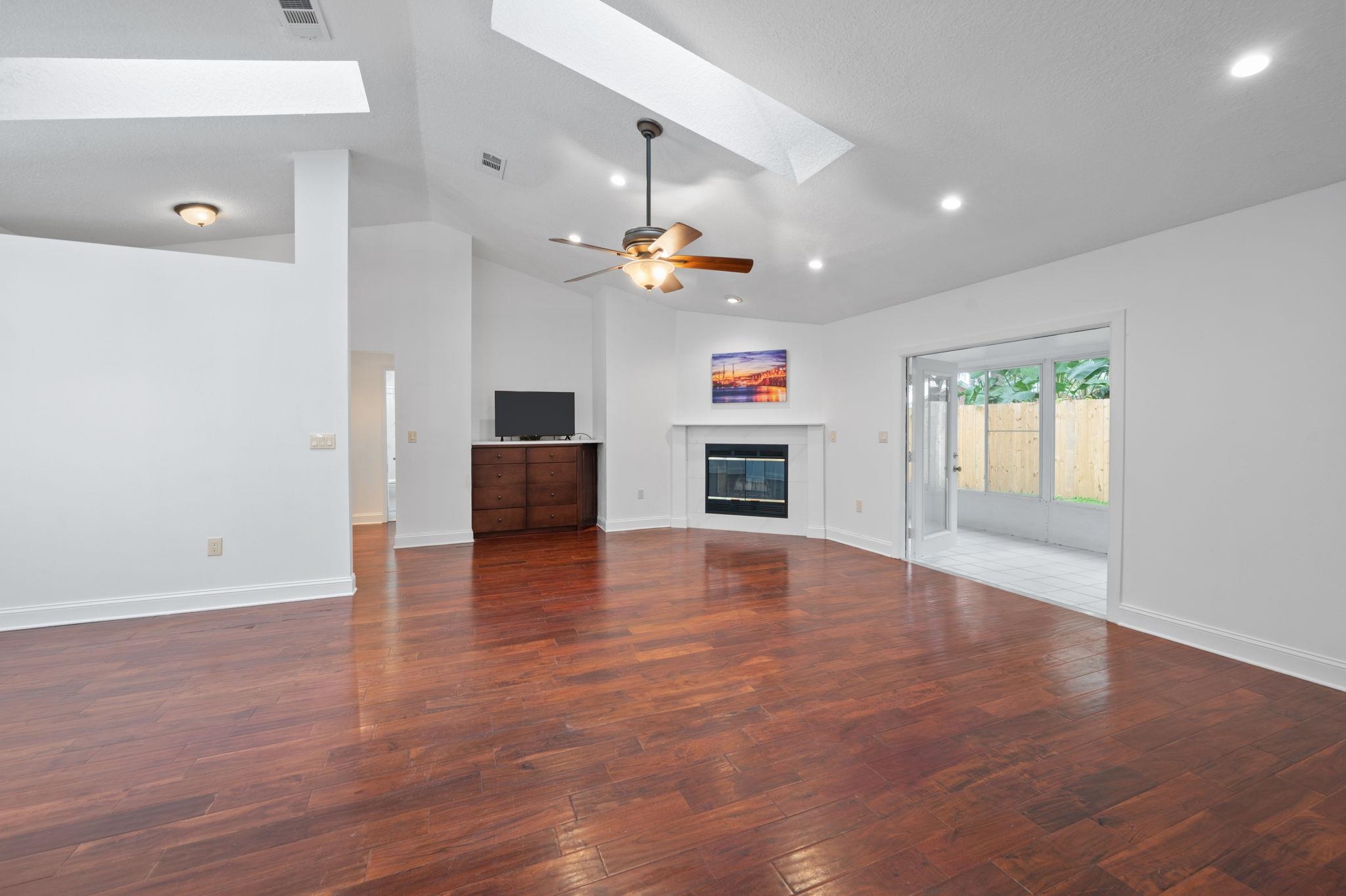 Image 10 of 60 For 240 Jasmine Rd.