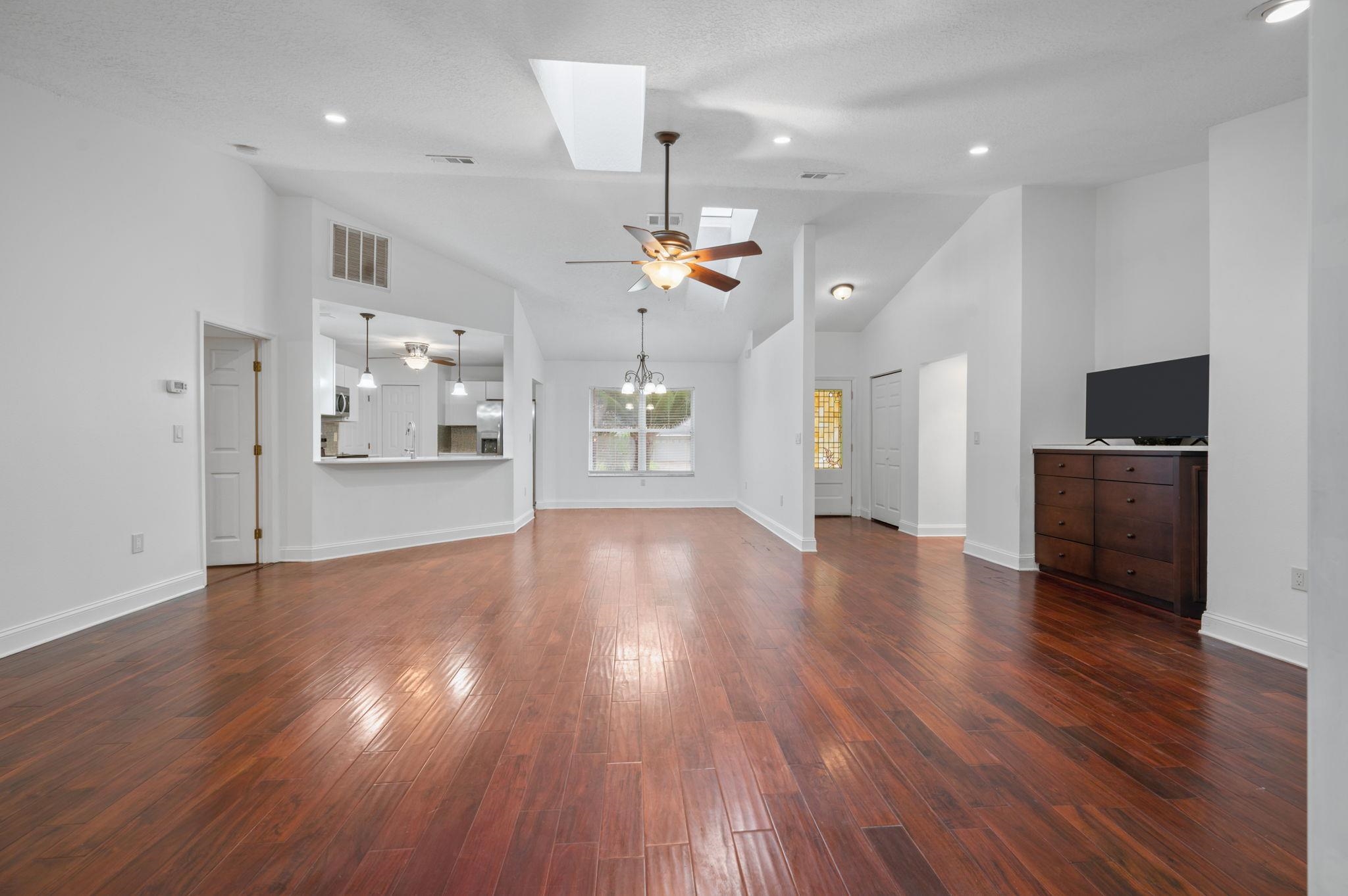Image 9 of 60 For 240 Jasmine Rd.