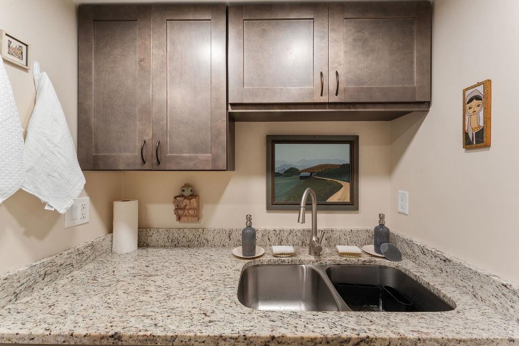 Image 19 of 48 For 11 Alcira Ct