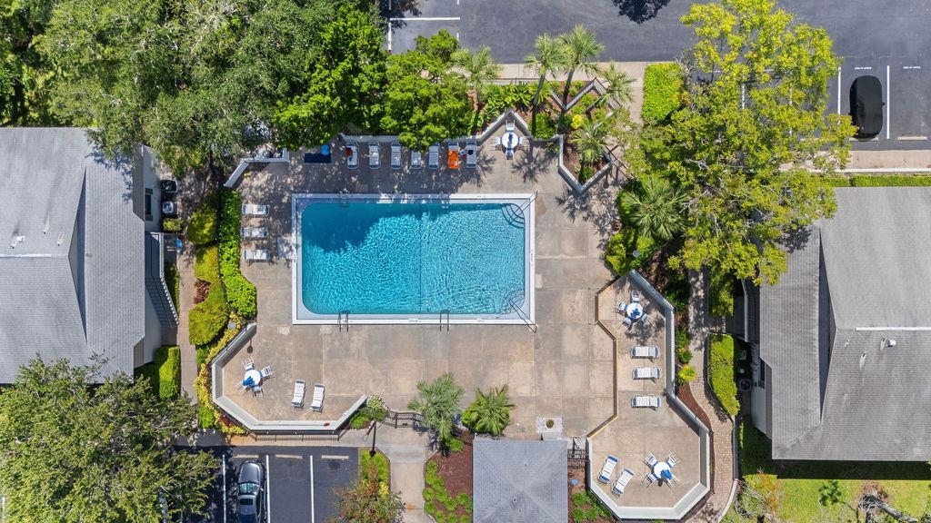 Image 33 of 48 For 11 Alcira Ct