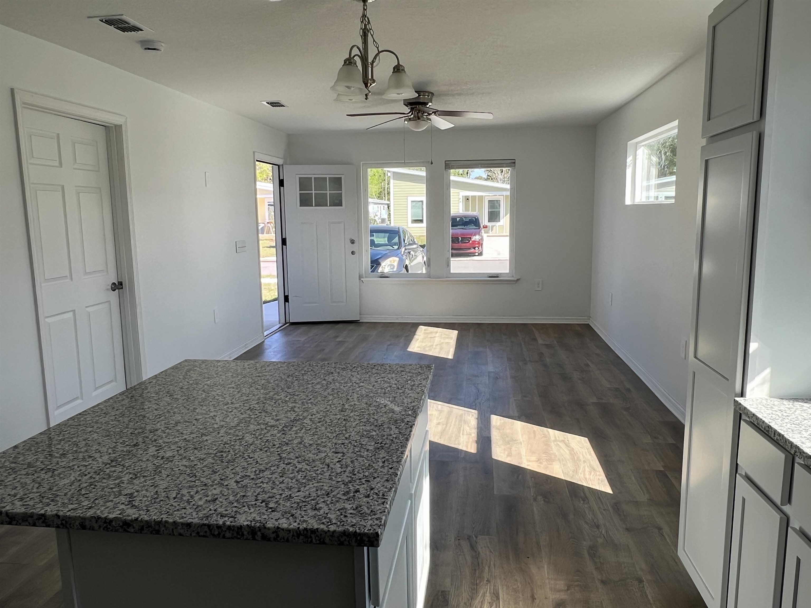 Image 16 of 50 For 97 Mcdonald Ave