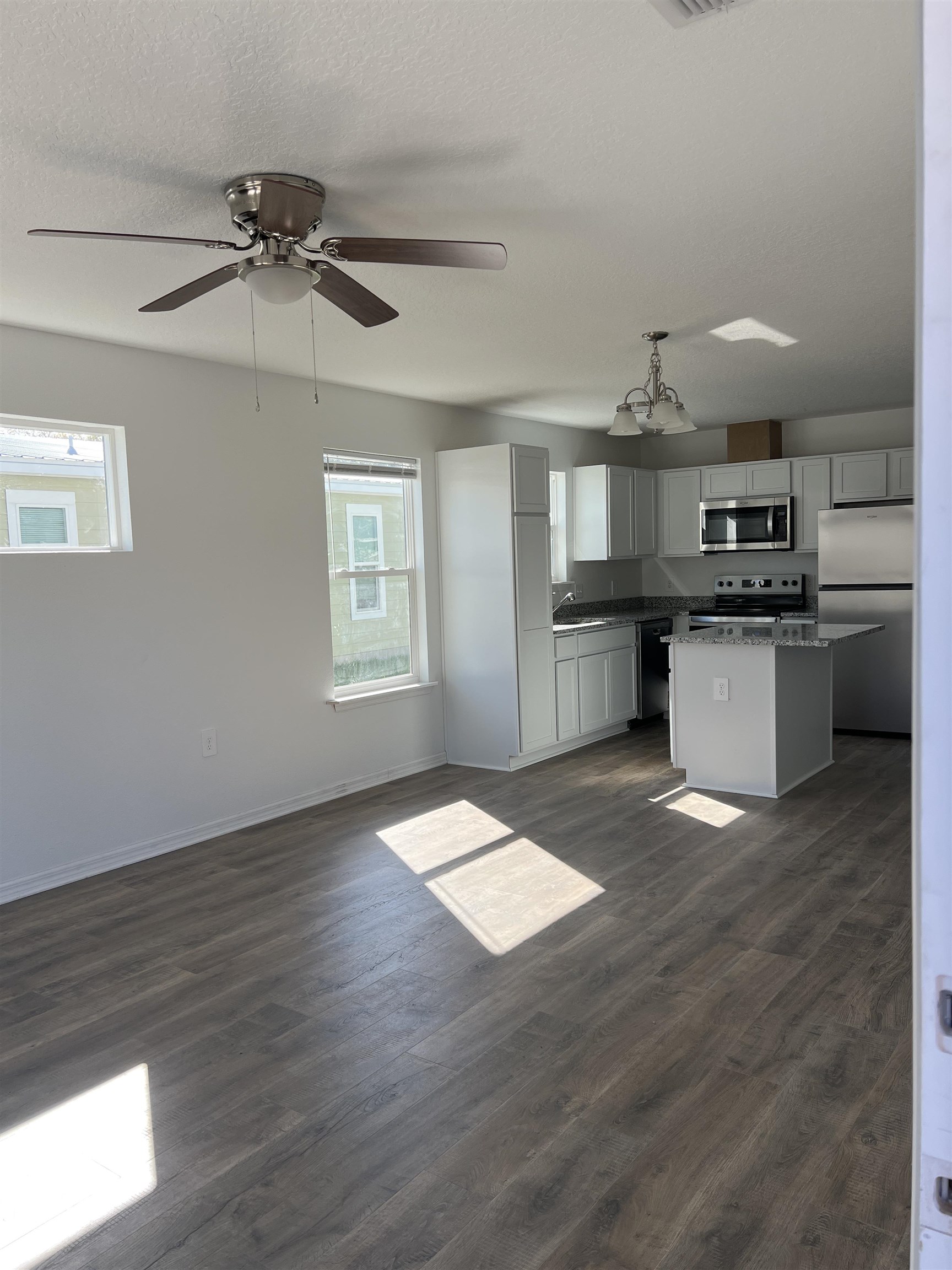 Image 20 of 50 For 97 Mcdonald Ave