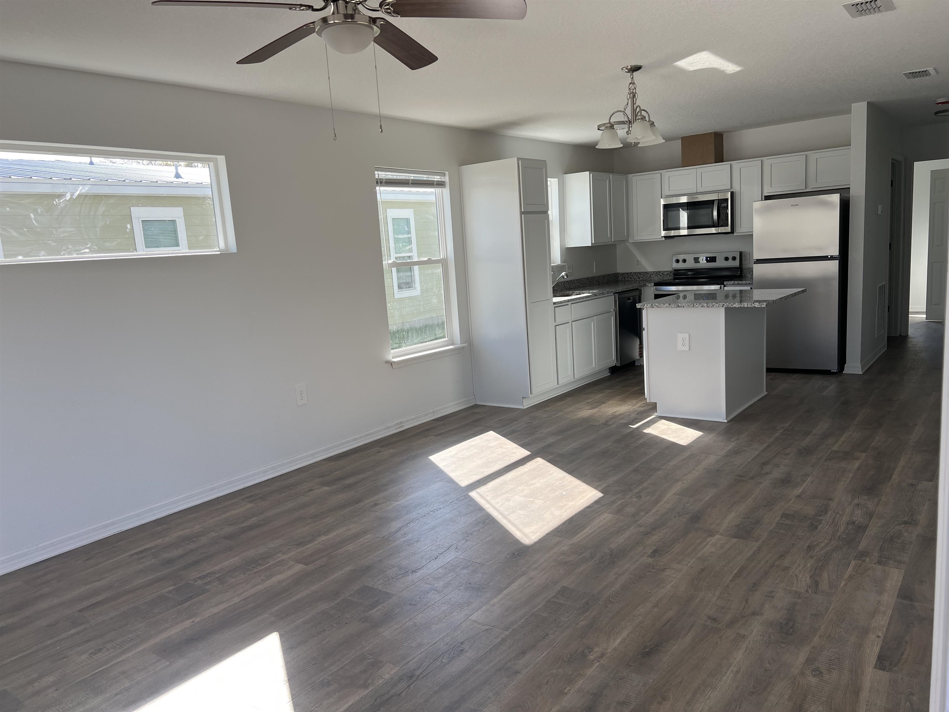 Image 21 of 50 For 97 Mcdonald Ave