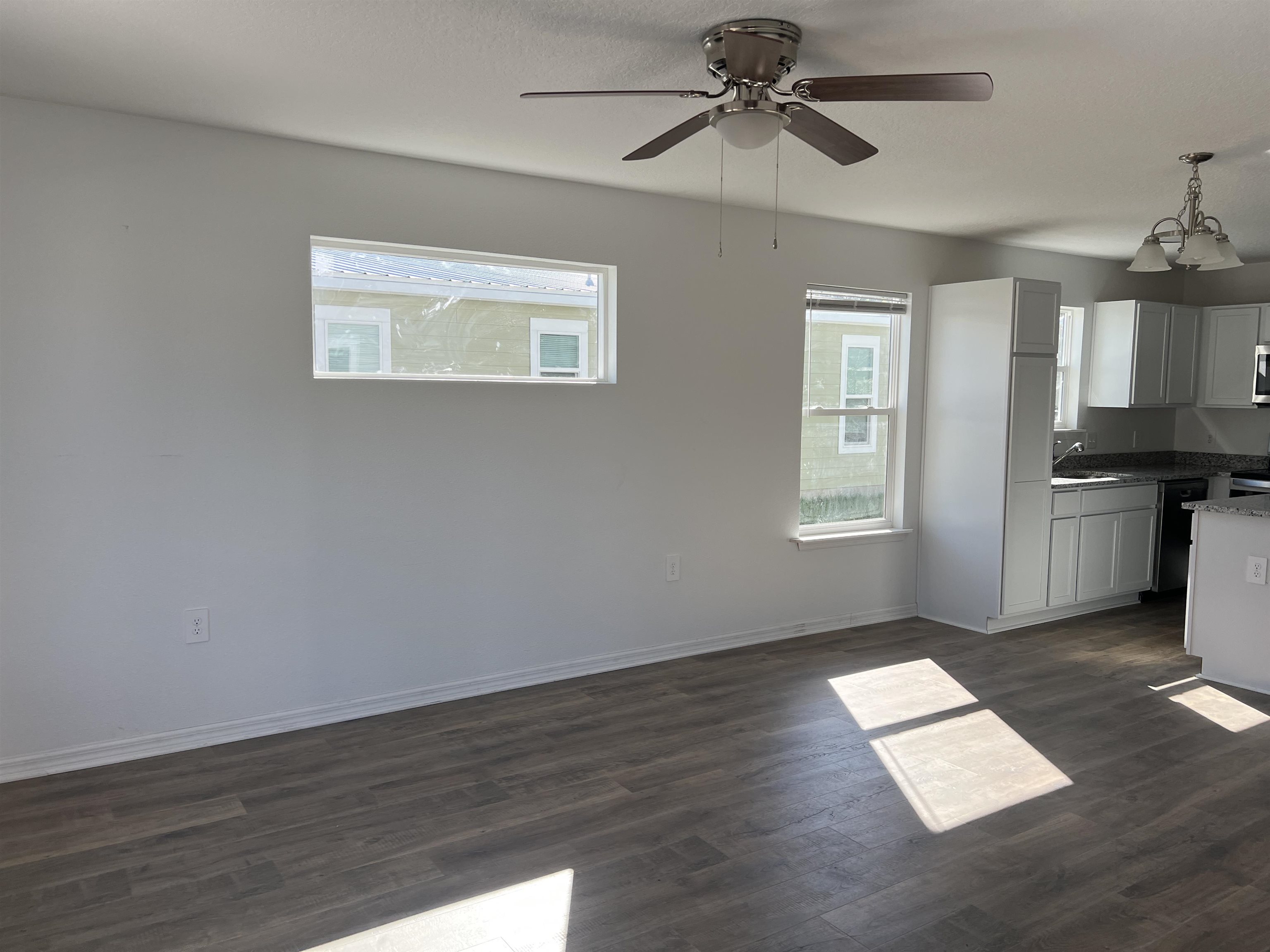 Image 23 of 50 For 97 Mcdonald Ave