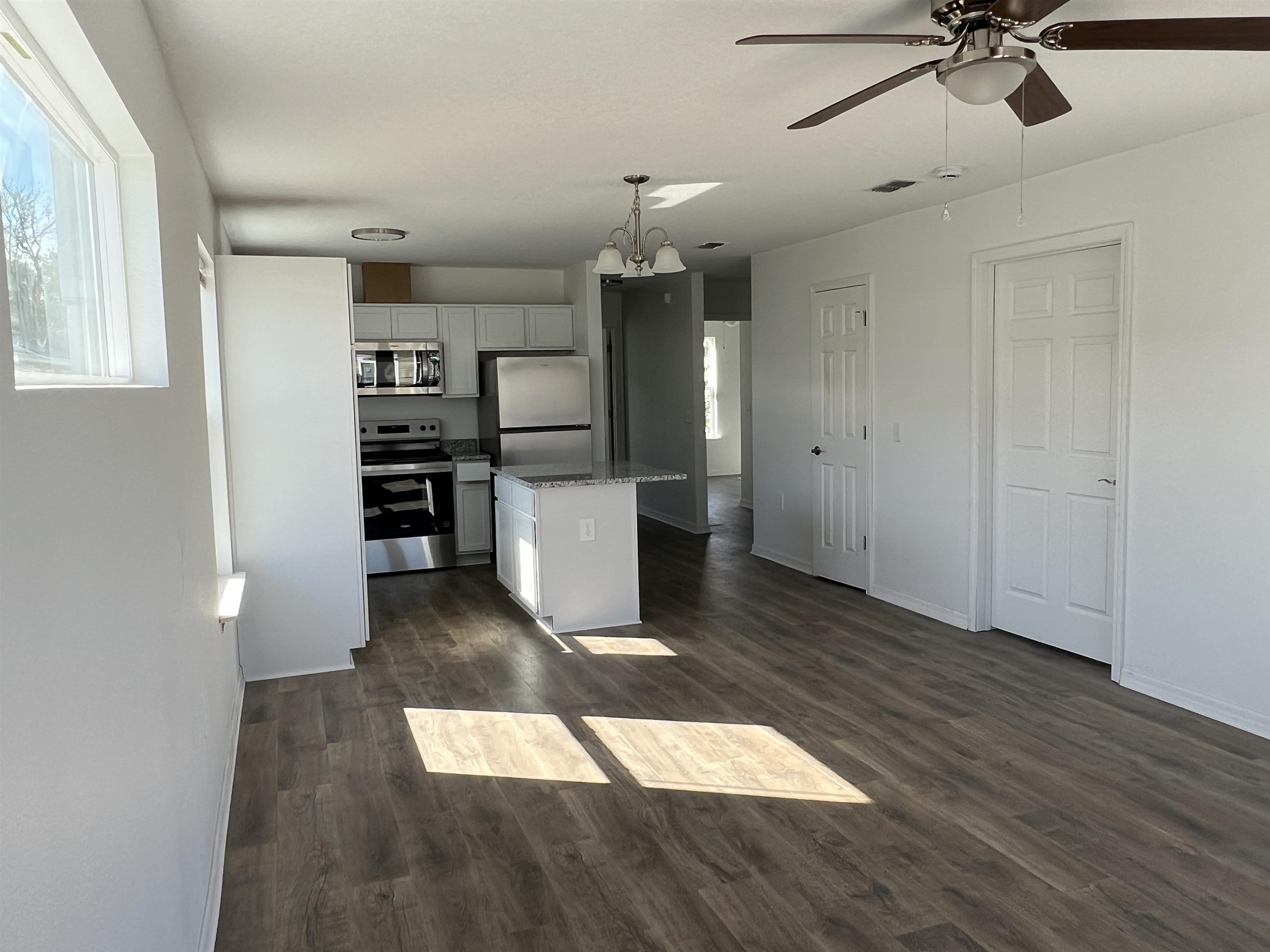 Image 24 of 50 For 97 Mcdonald Ave