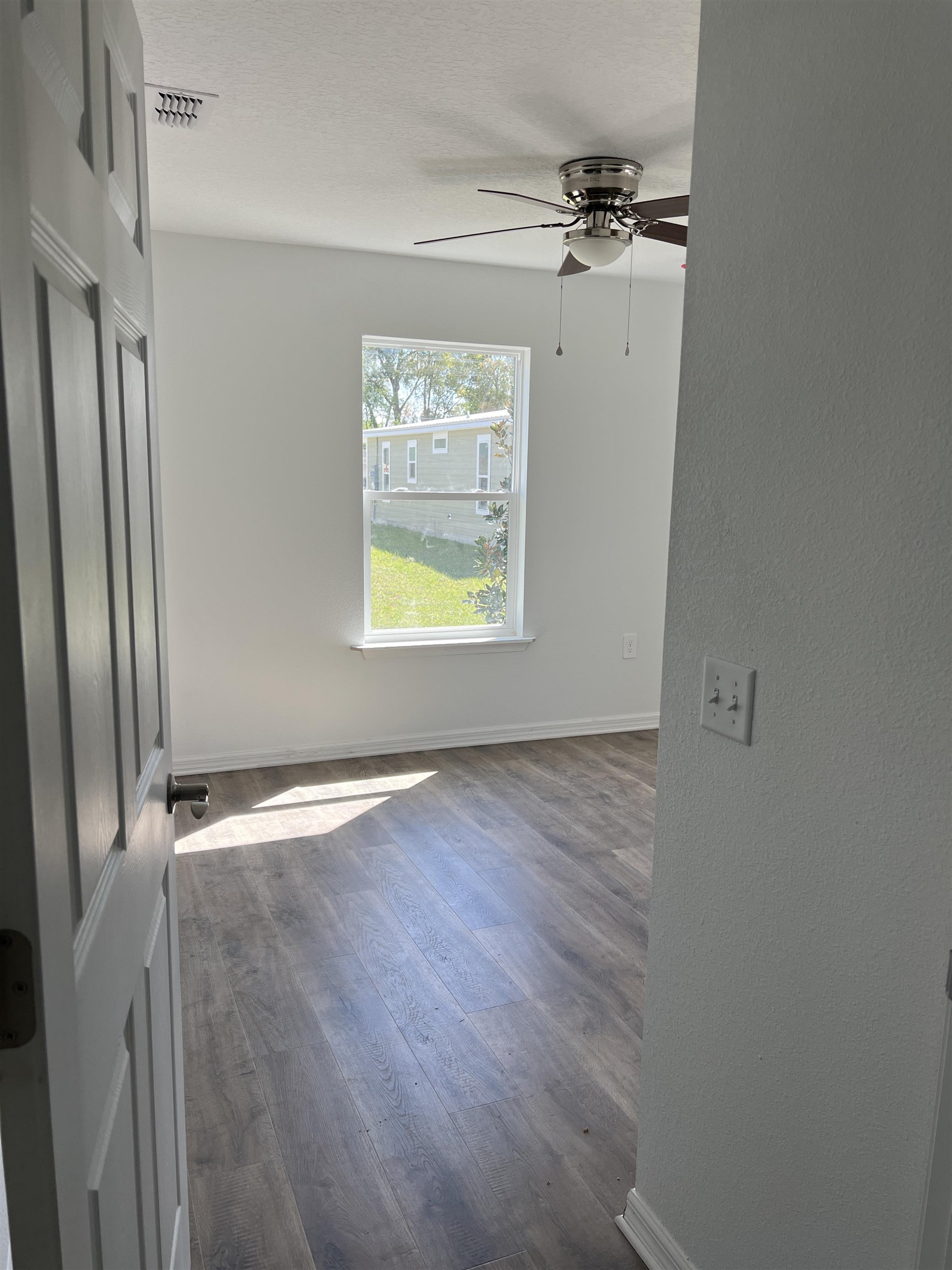 Image 46 of 50 For 97 Mcdonald Ave