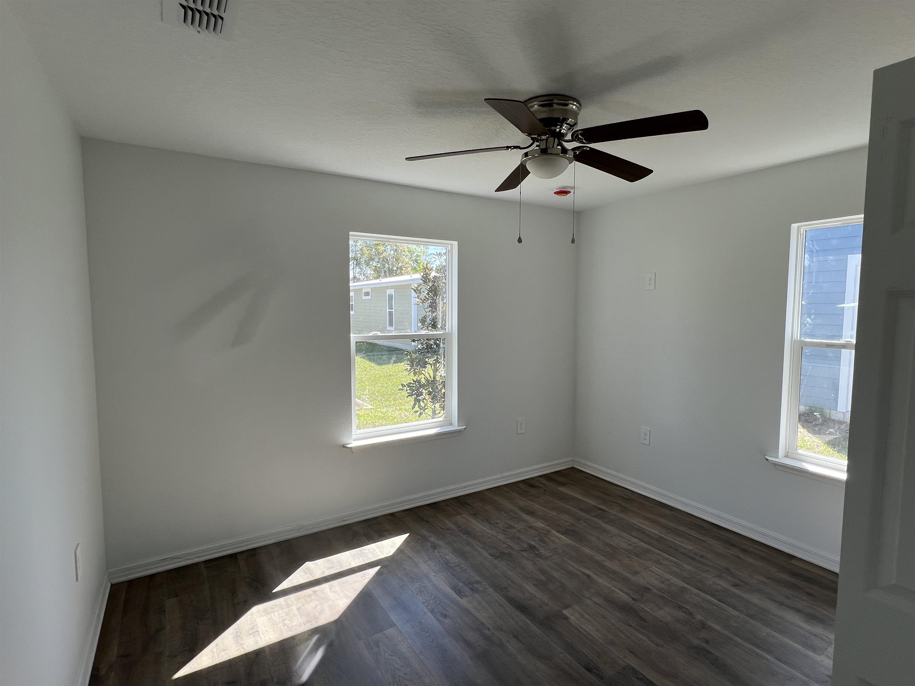 Image 47 of 50 For 97 Mcdonald Ave