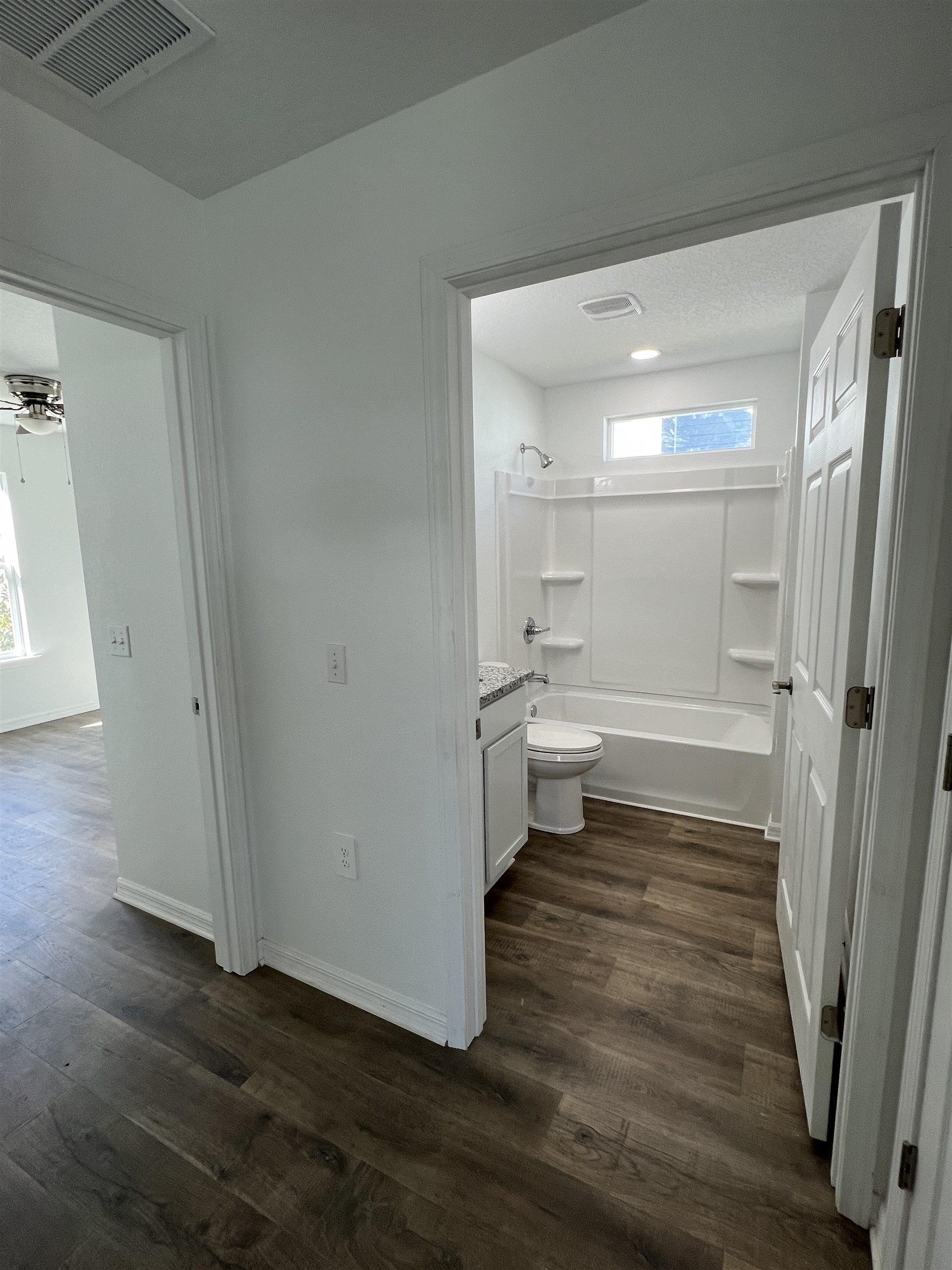 Image 5 of 50 For 97 Mcdonald Ave