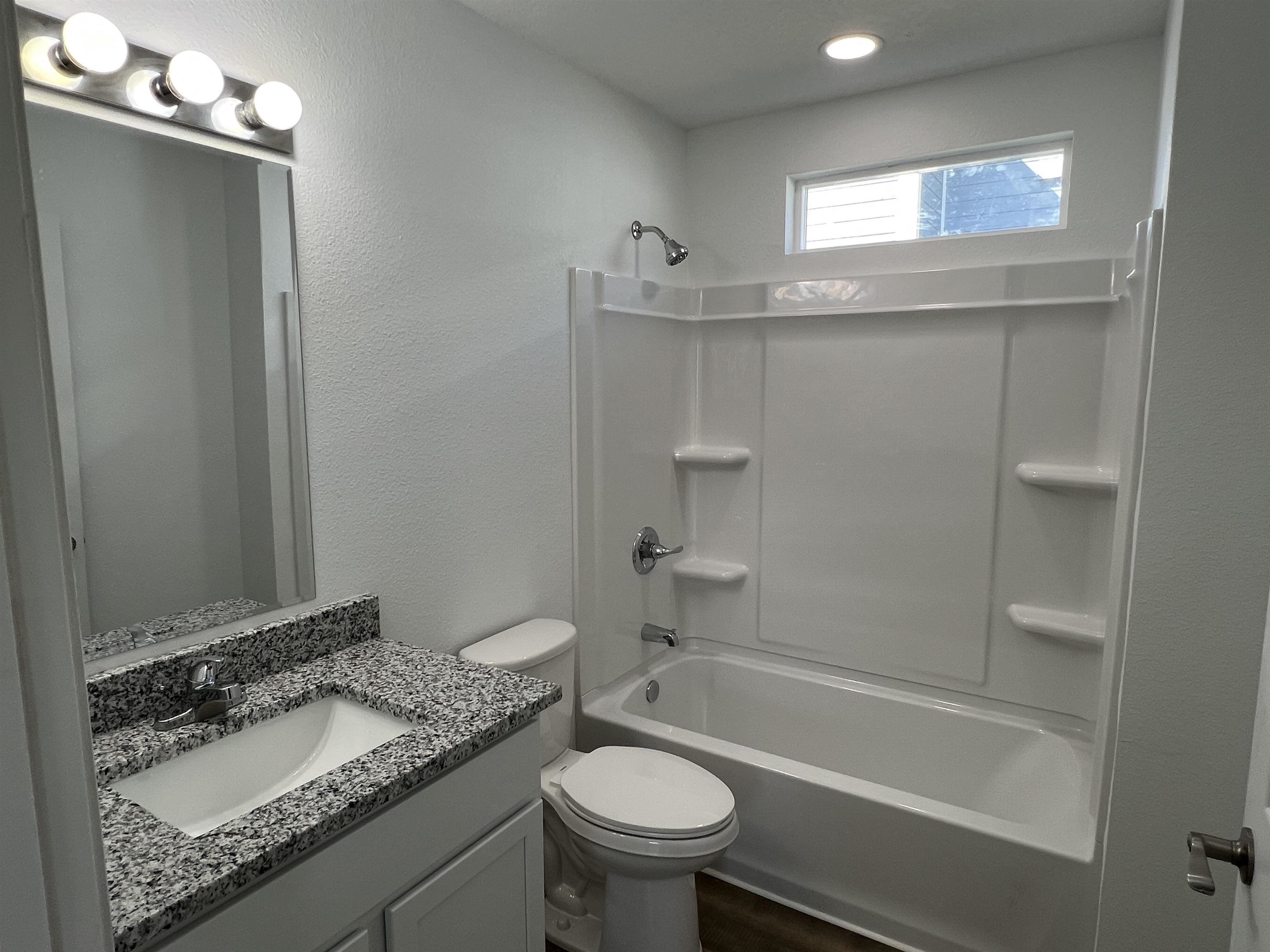 Image 9 of 50 For 97 Mcdonald Ave