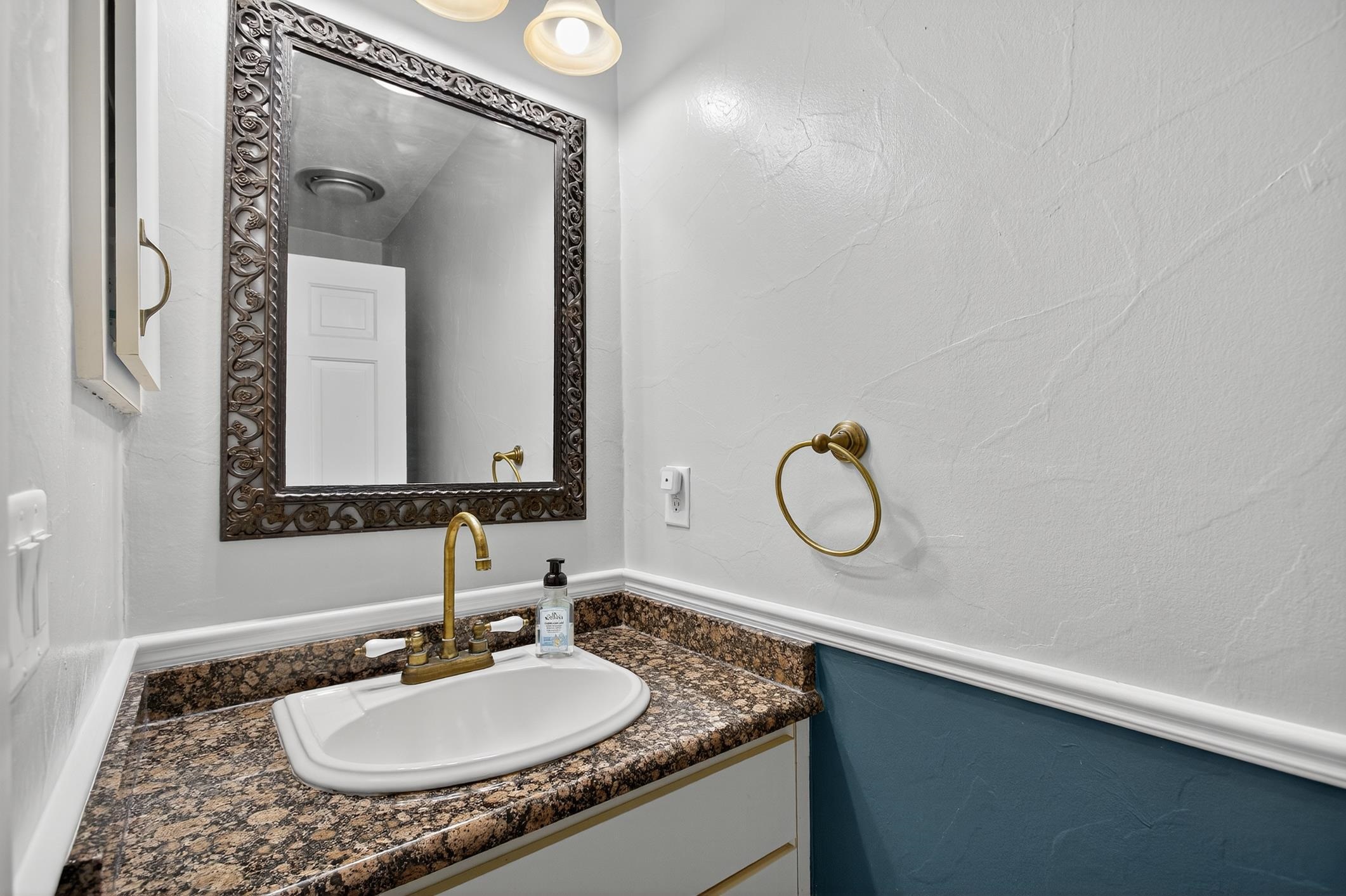 Image 28 of 68 For 27 Oakmont Circle