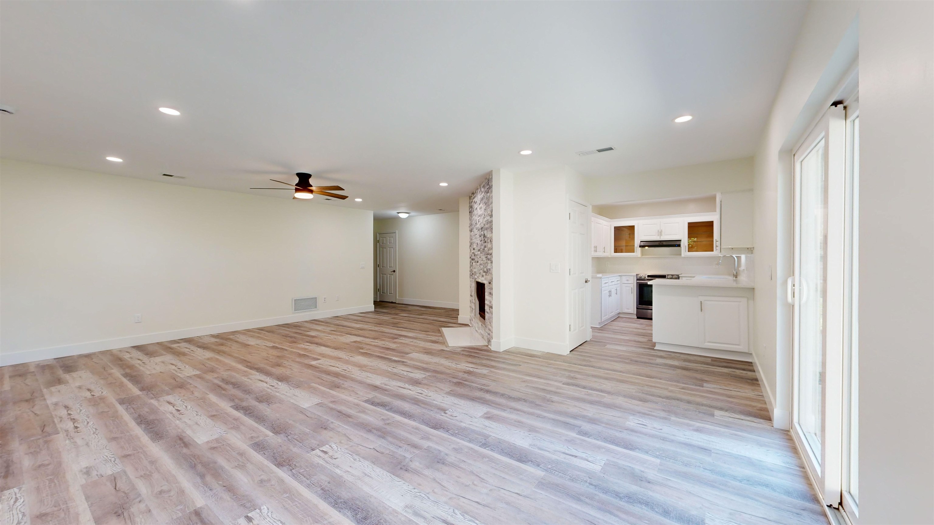 Image 17 of 58 For 412 Gentian Rd