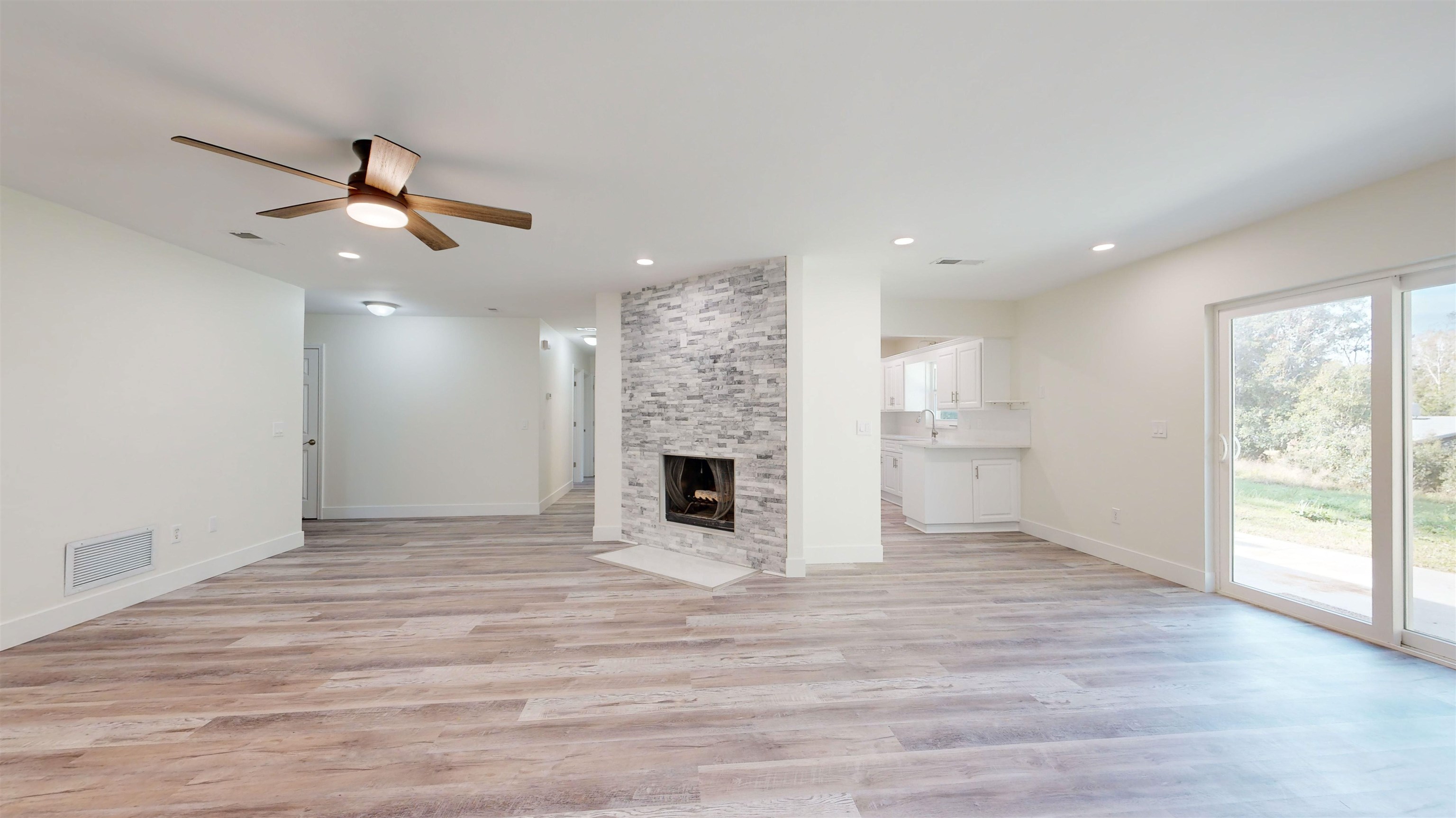Image 20 of 58 For 412 Gentian Rd
