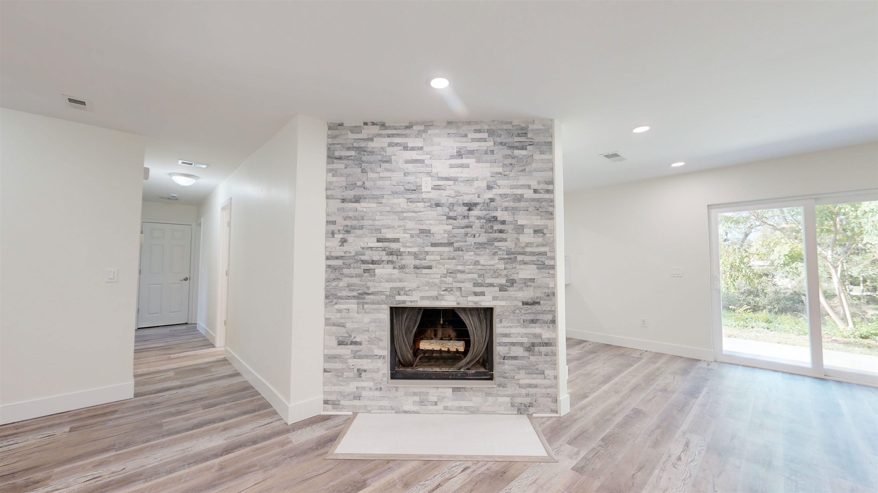 Image 21 of 58 For 412 Gentian Rd