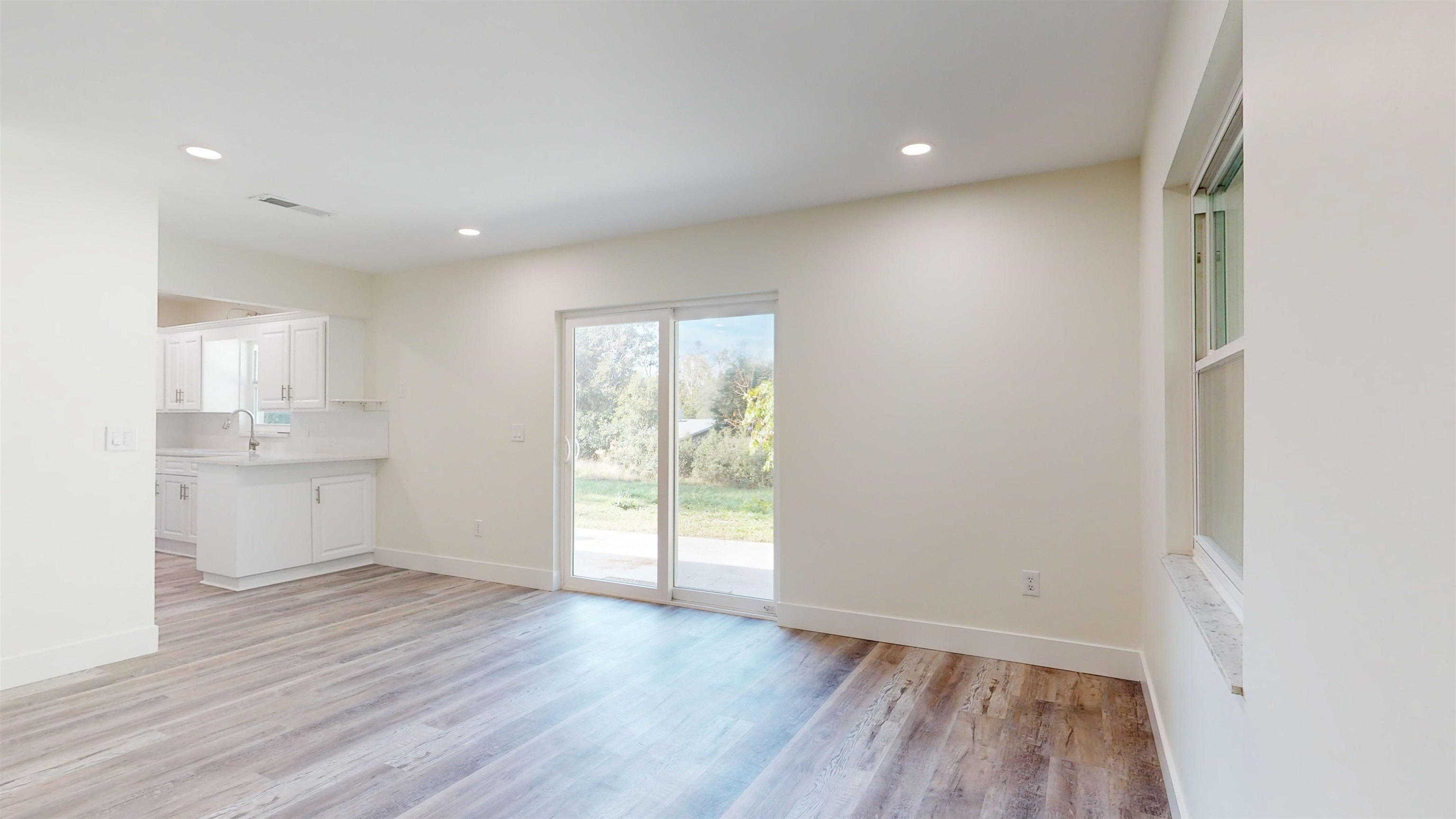 Image 22 of 58 For 412 Gentian Rd