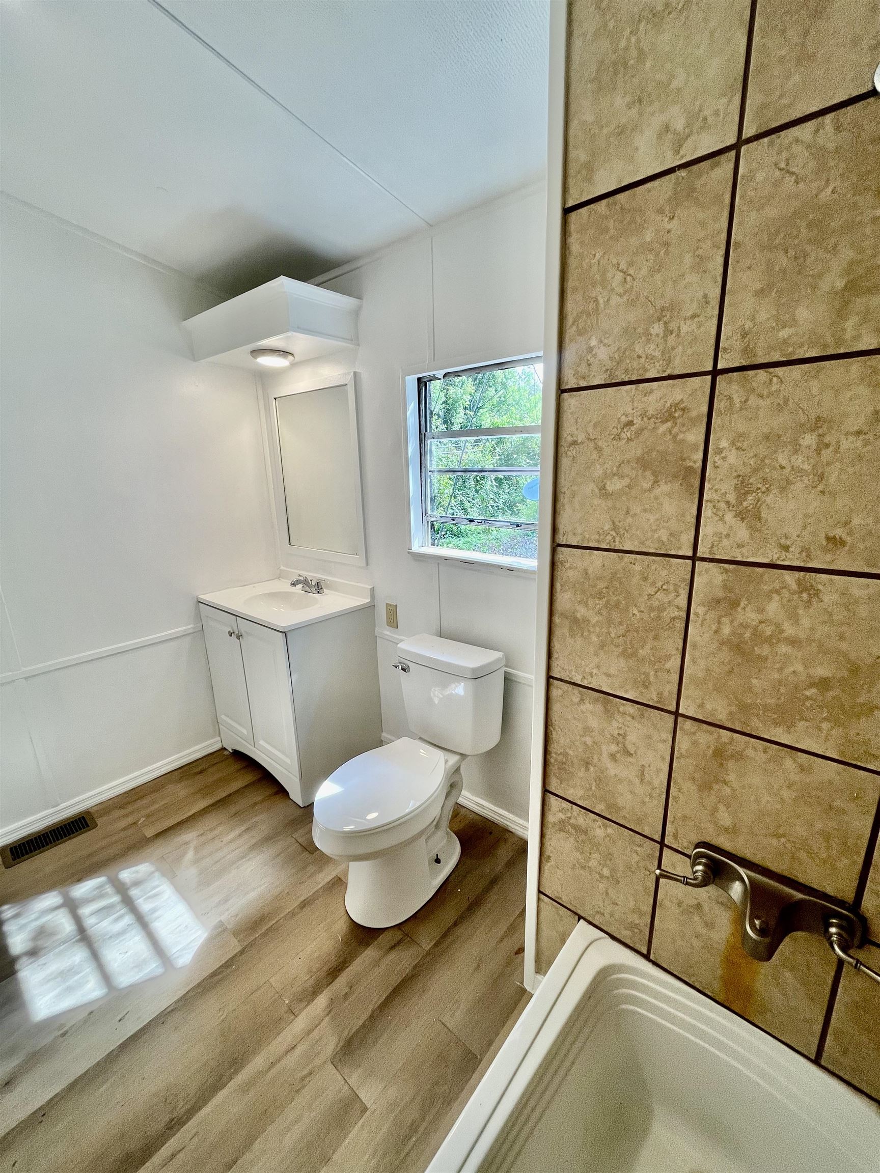 Image 21 of 48 For 23670 154th Place Ne