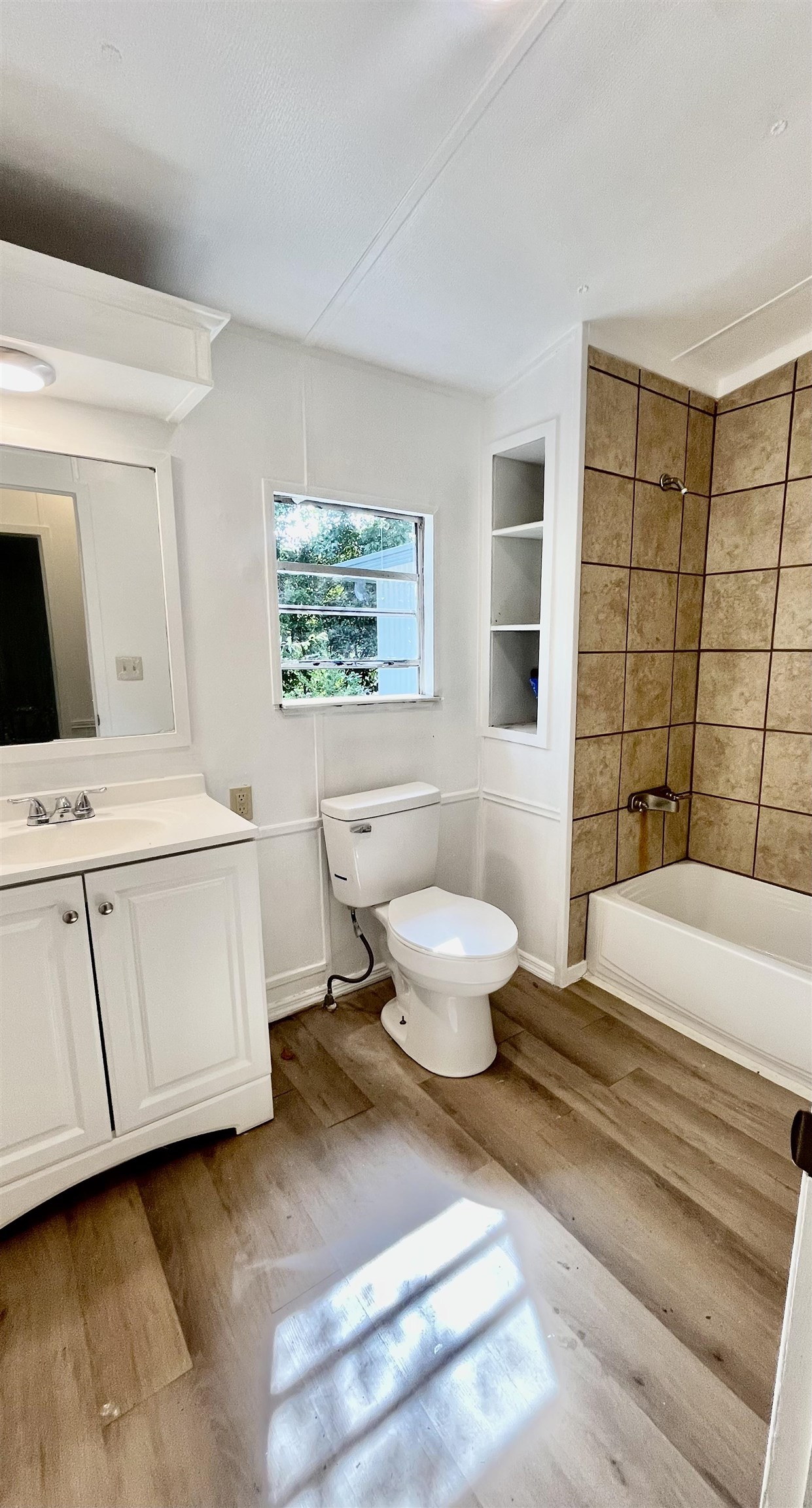 Image 22 of 48 For 23670 154th Place Ne