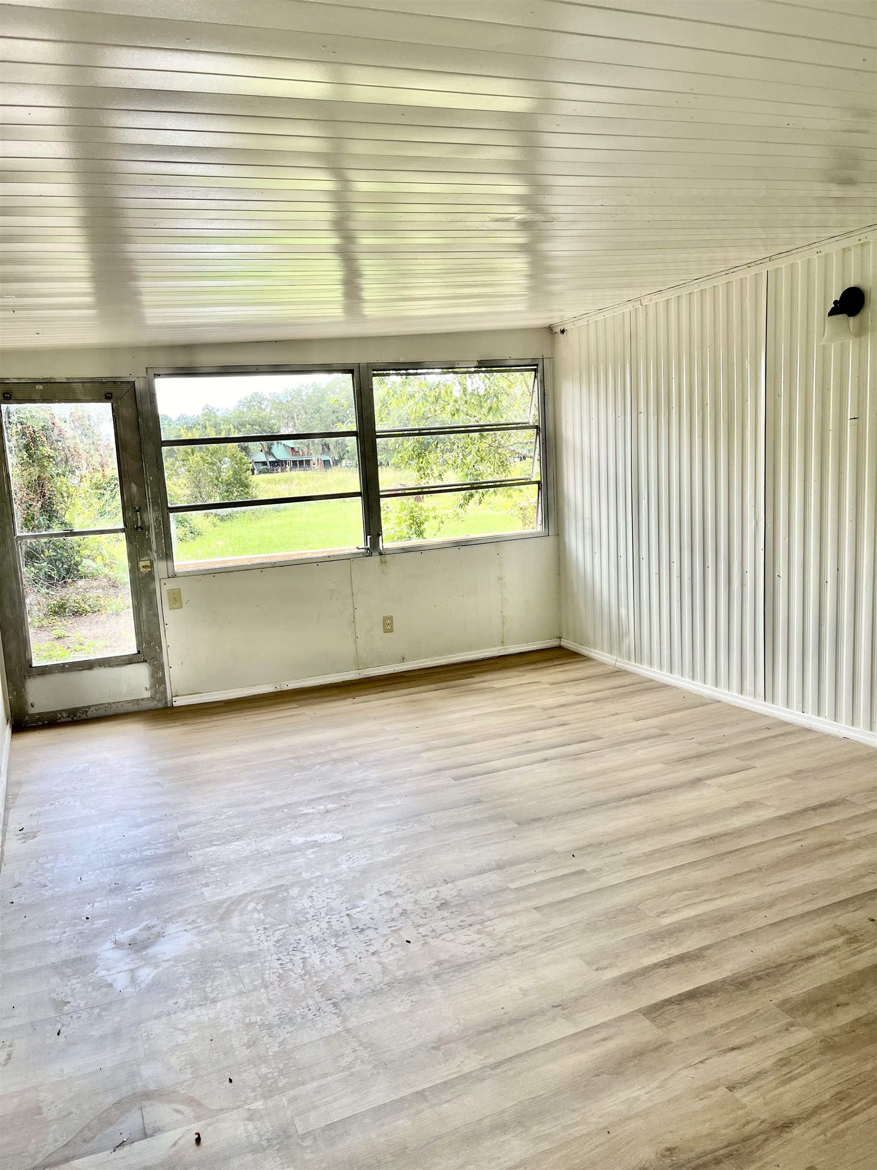 Image 25 of 48 For 23670 154th Place Ne