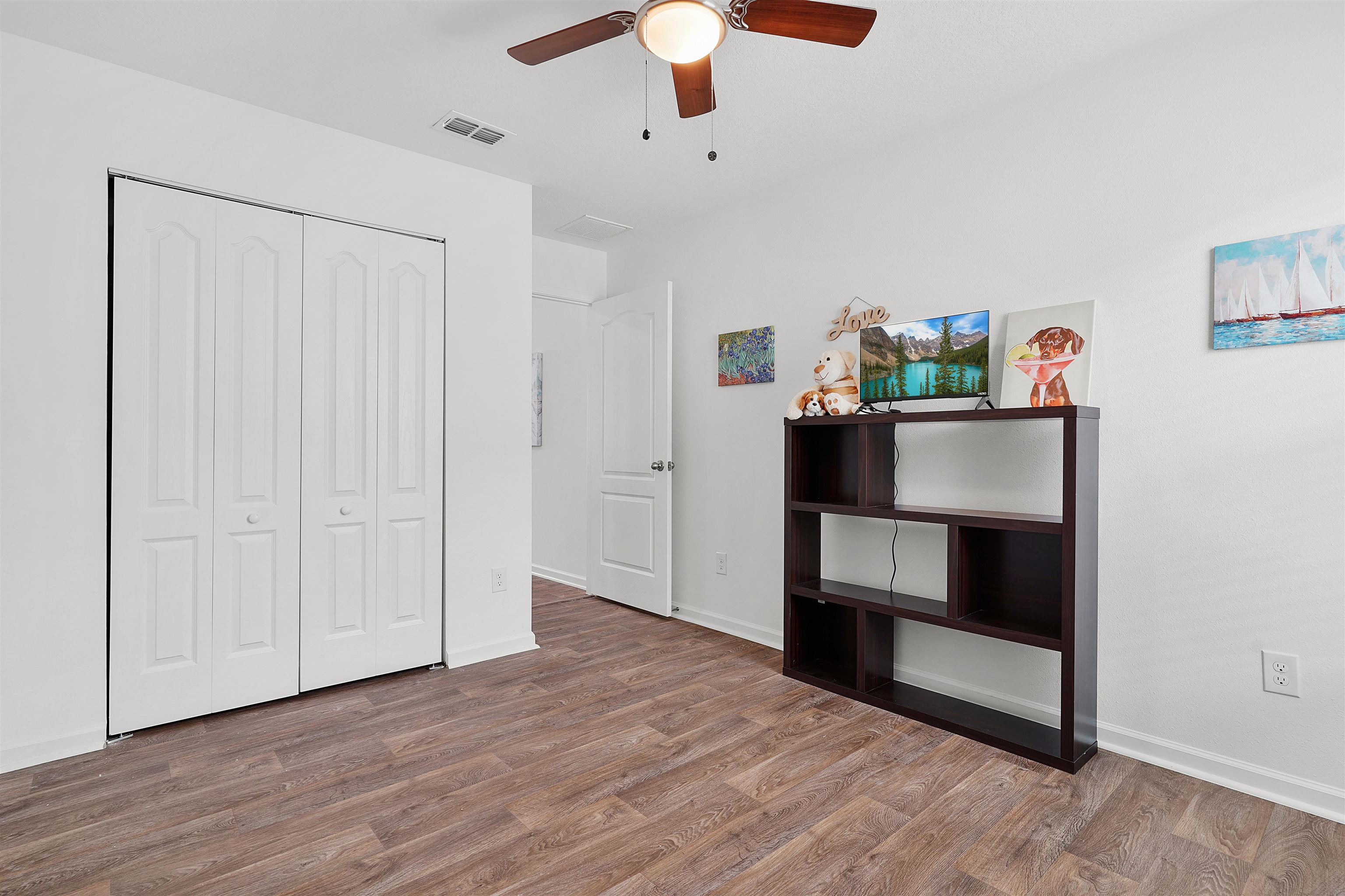 Image 23 of 42 For 861 Orellana Road