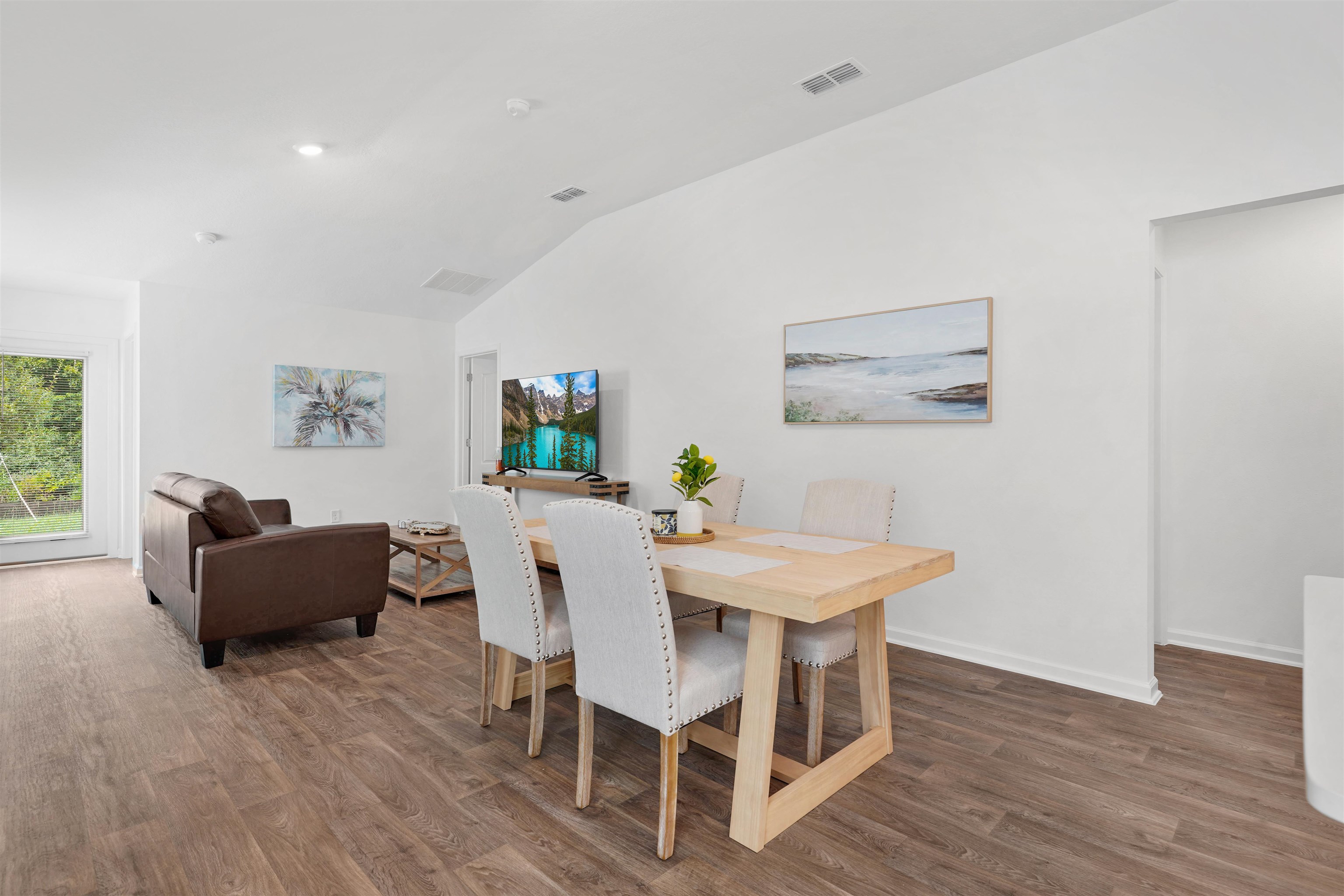 Image 7 of 42 For 861 Orellana Road