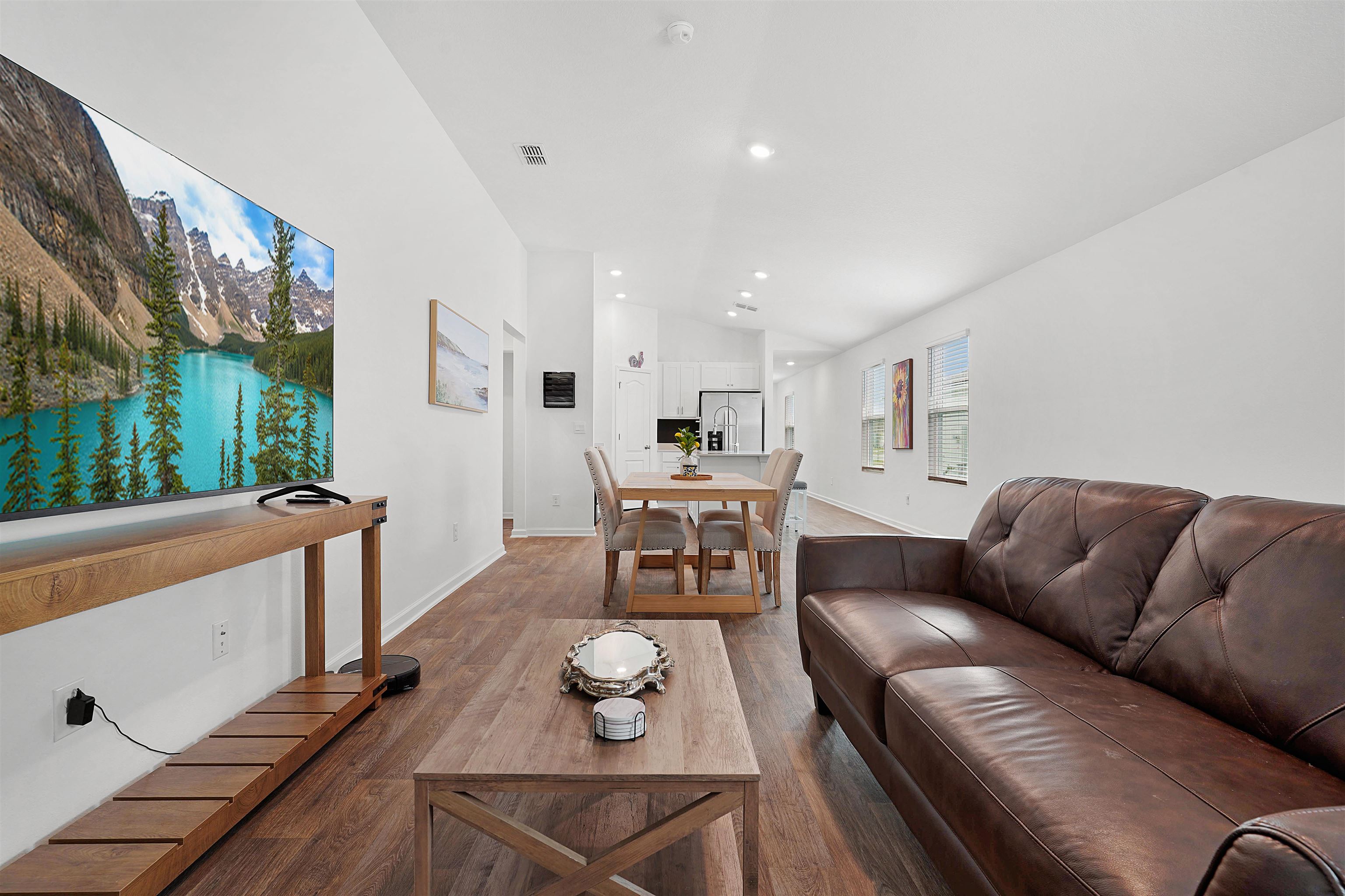 Image 8 of 42 For 861 Orellana Road