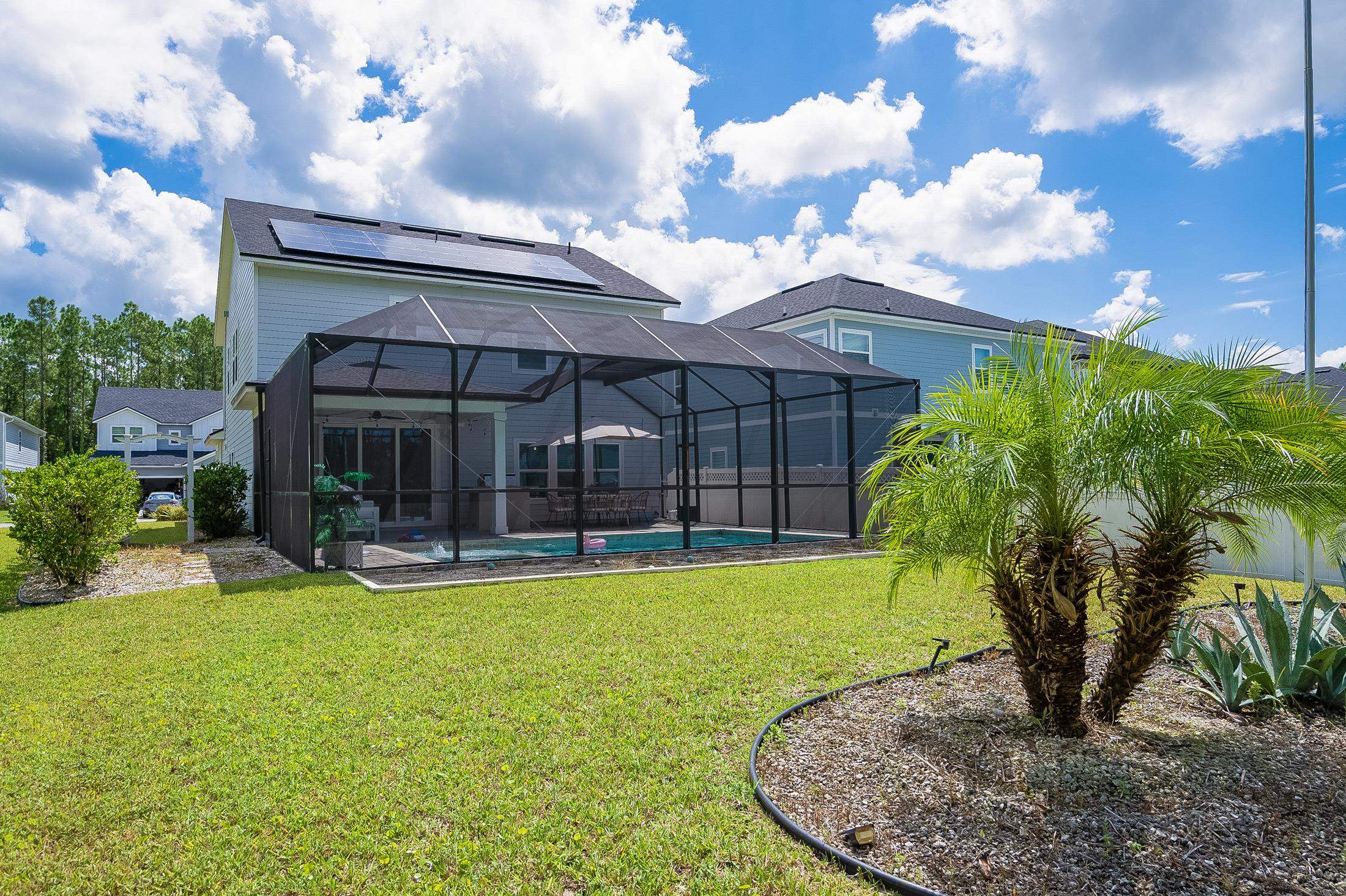 Image 14 of 90 For 685 Watervale Dr