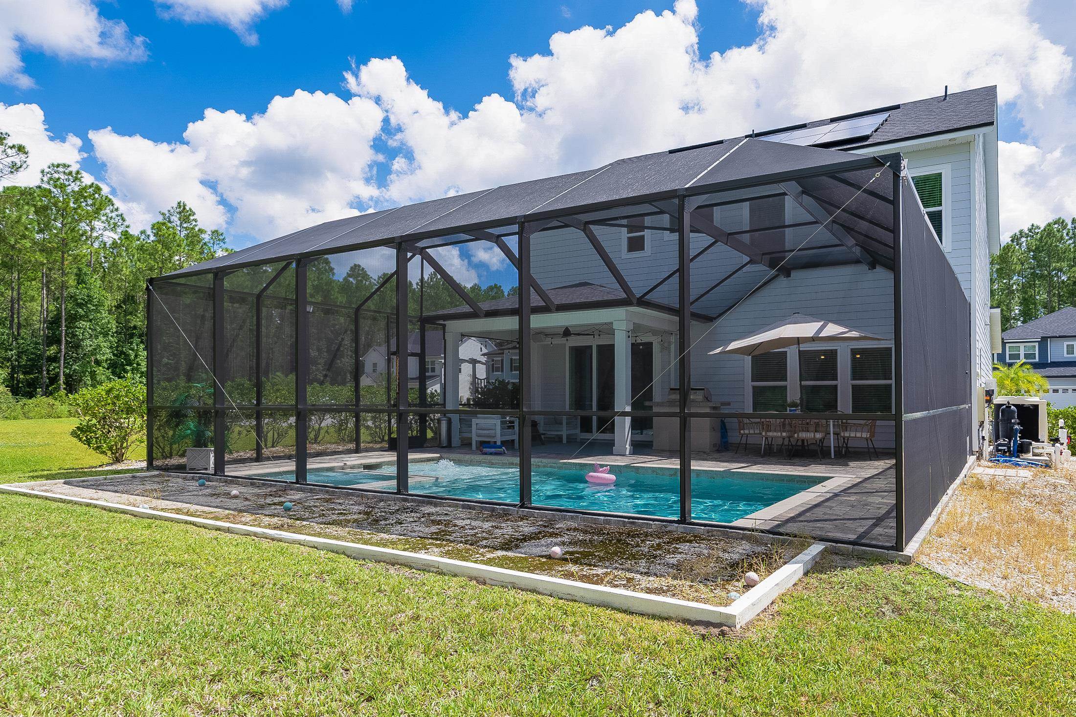 Image 15 of 90 For 685 Watervale Dr