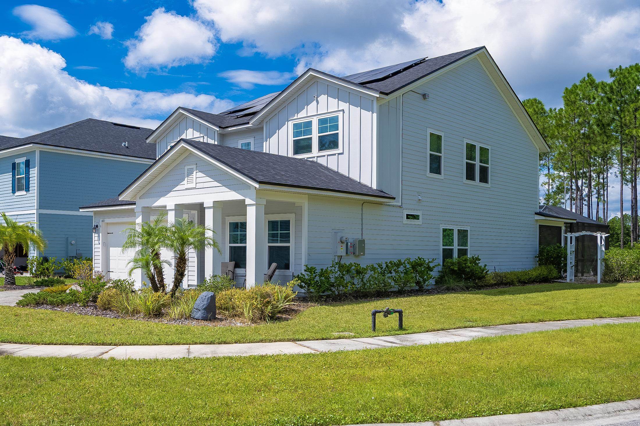 Image 2 of 90 For 685 Watervale Dr