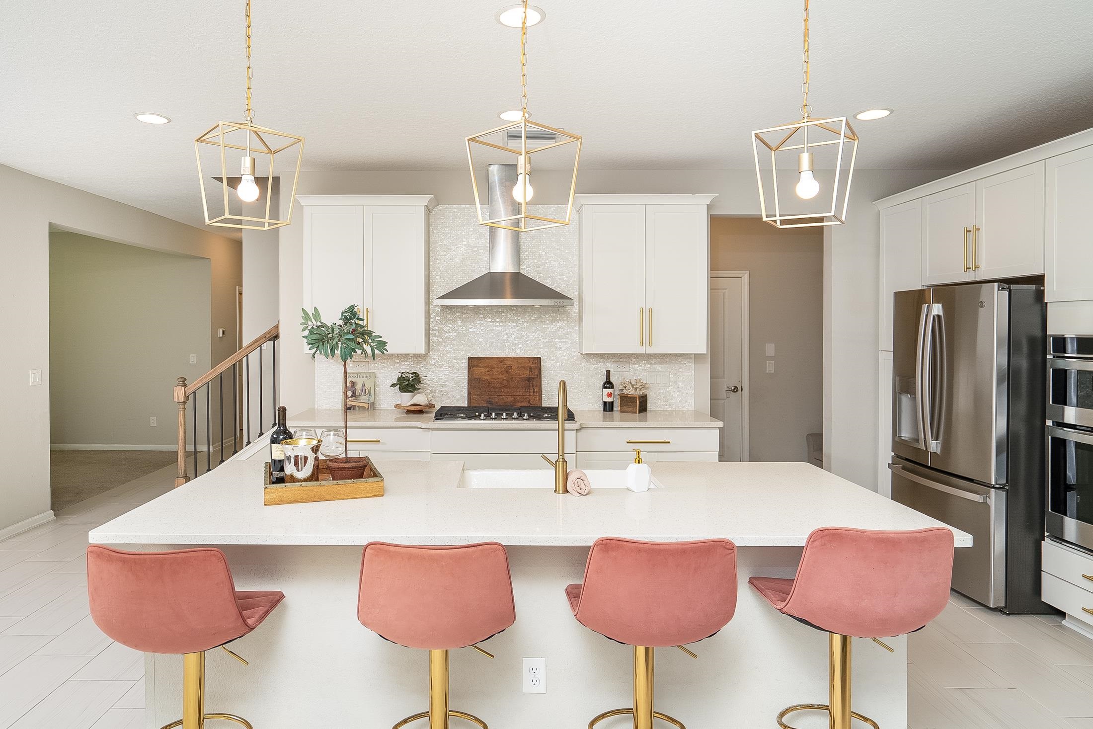 Image 3 of 90 For 685 Watervale Dr