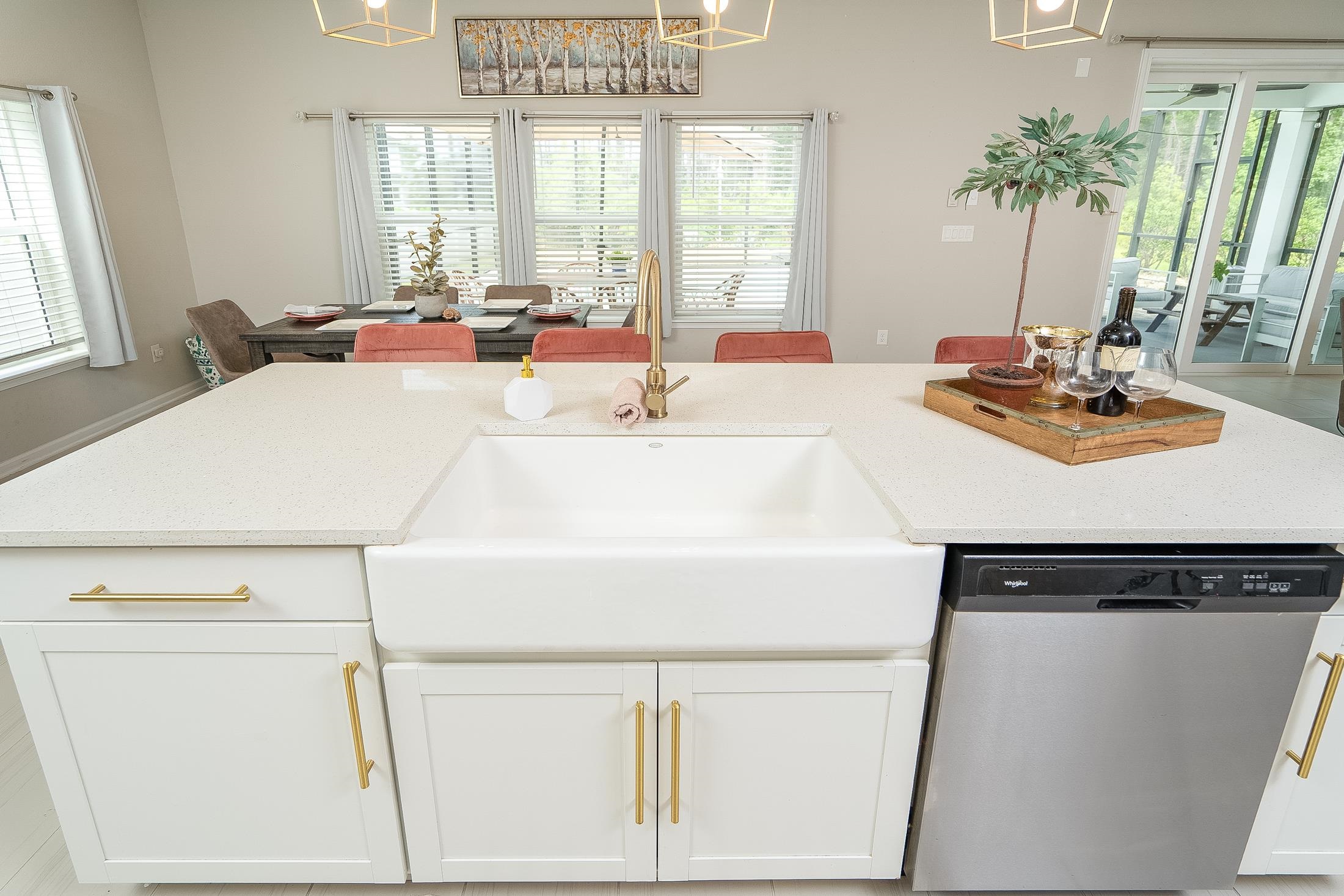 Image 33 of 90 For 685 Watervale Dr