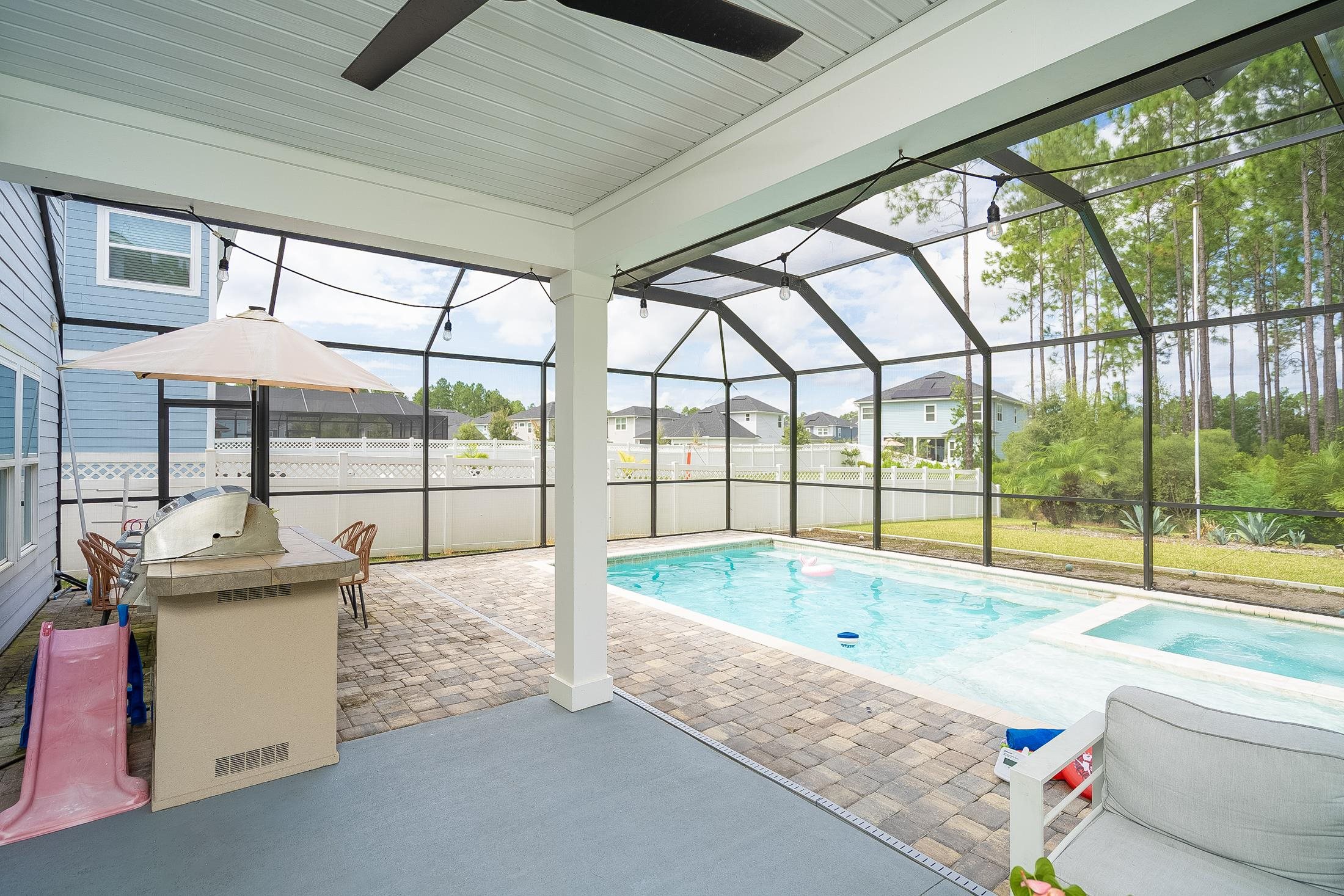 Image 40 of 90 For 685 Watervale Dr