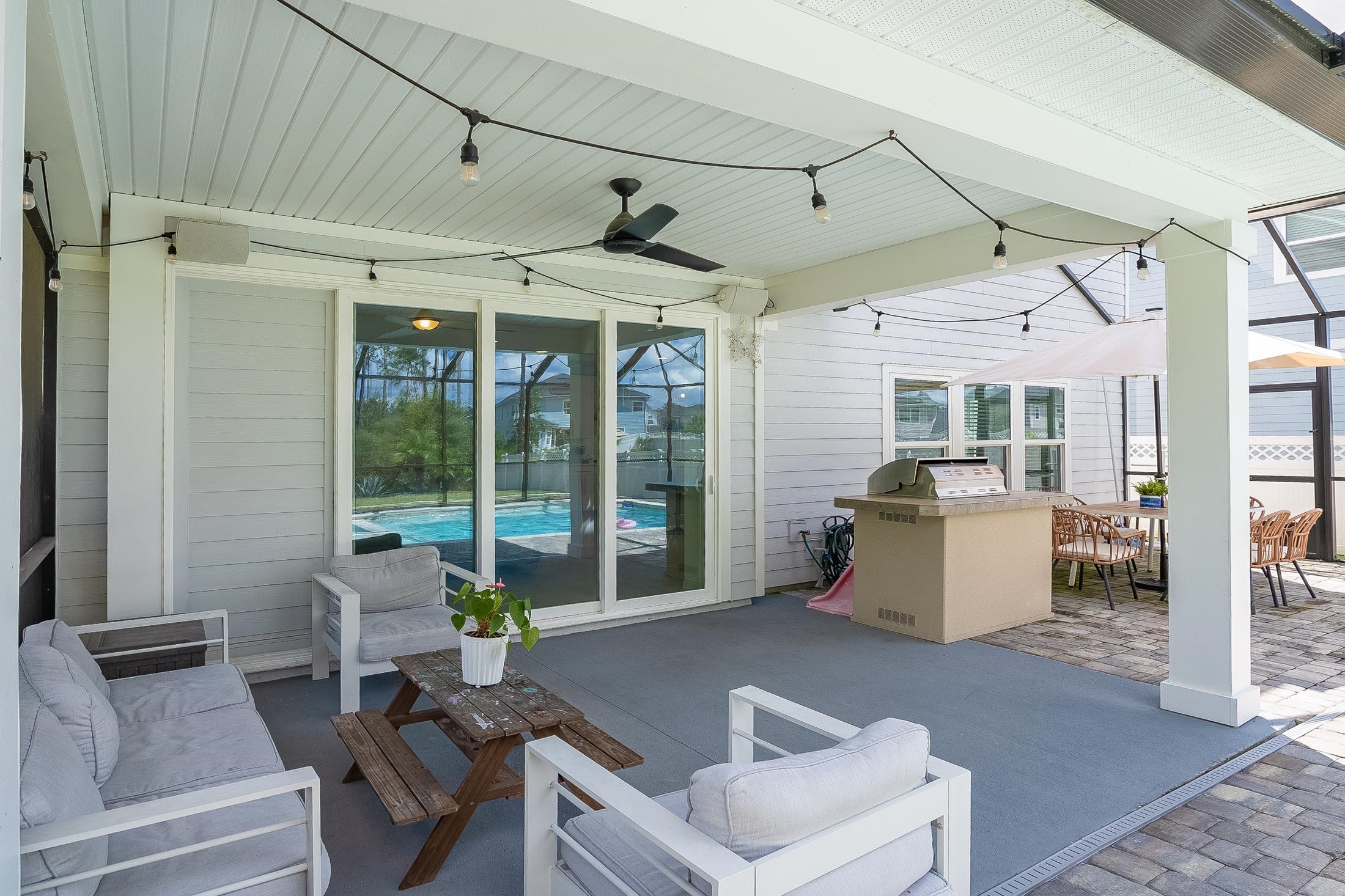 Image 43 of 90 For 685 Watervale Dr