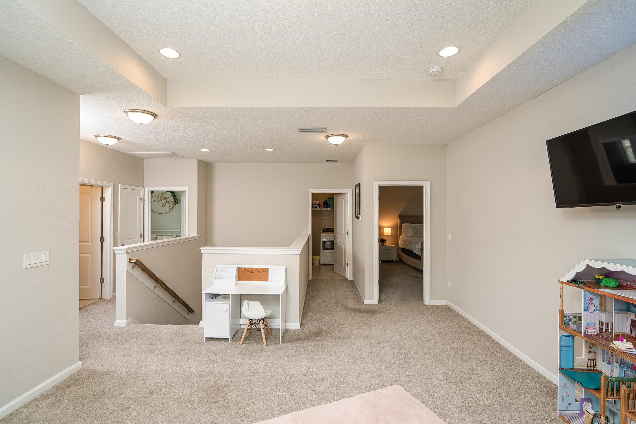 Image 48 of 90 For 685 Watervale Dr