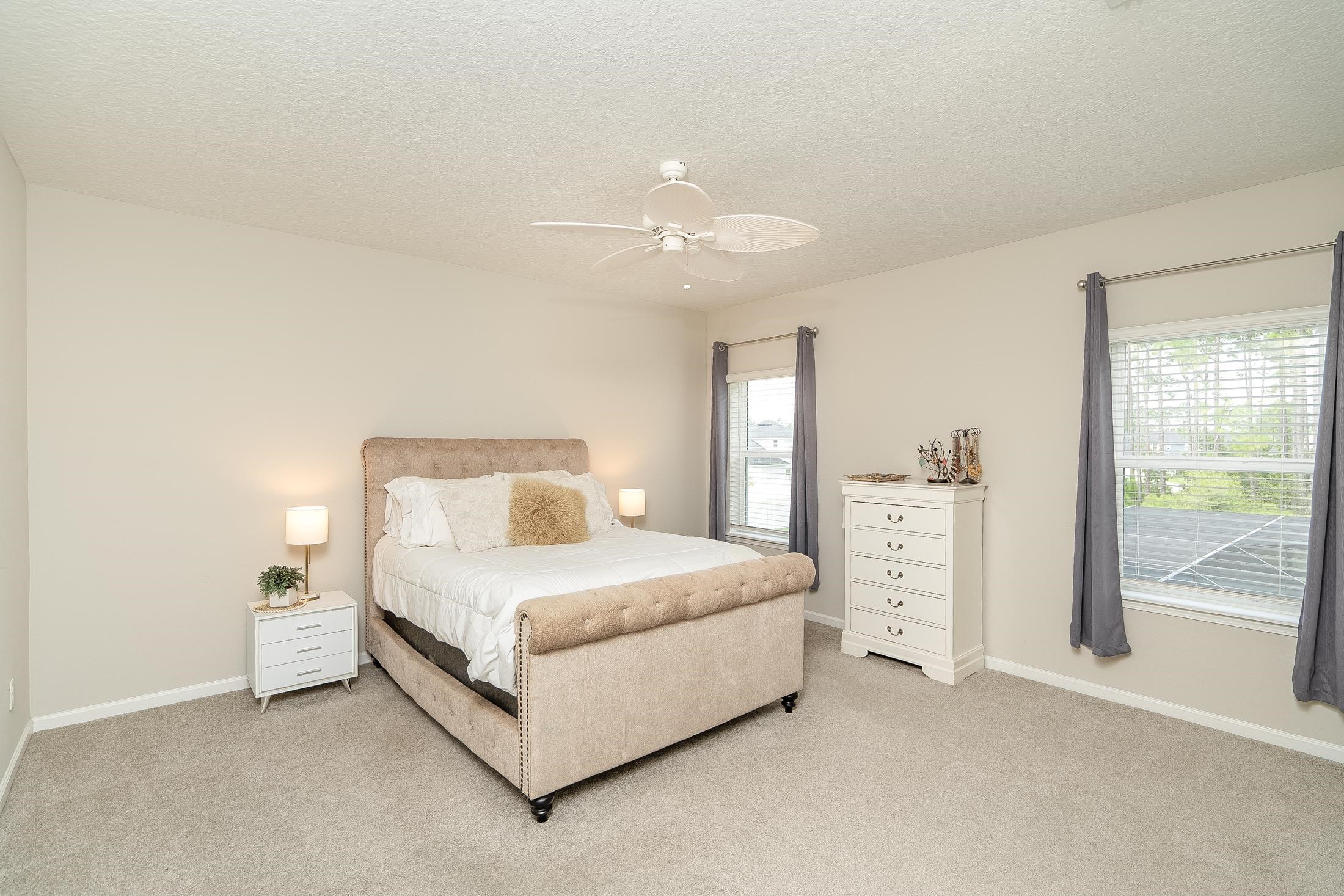 Image 49 of 90 For 685 Watervale Dr
